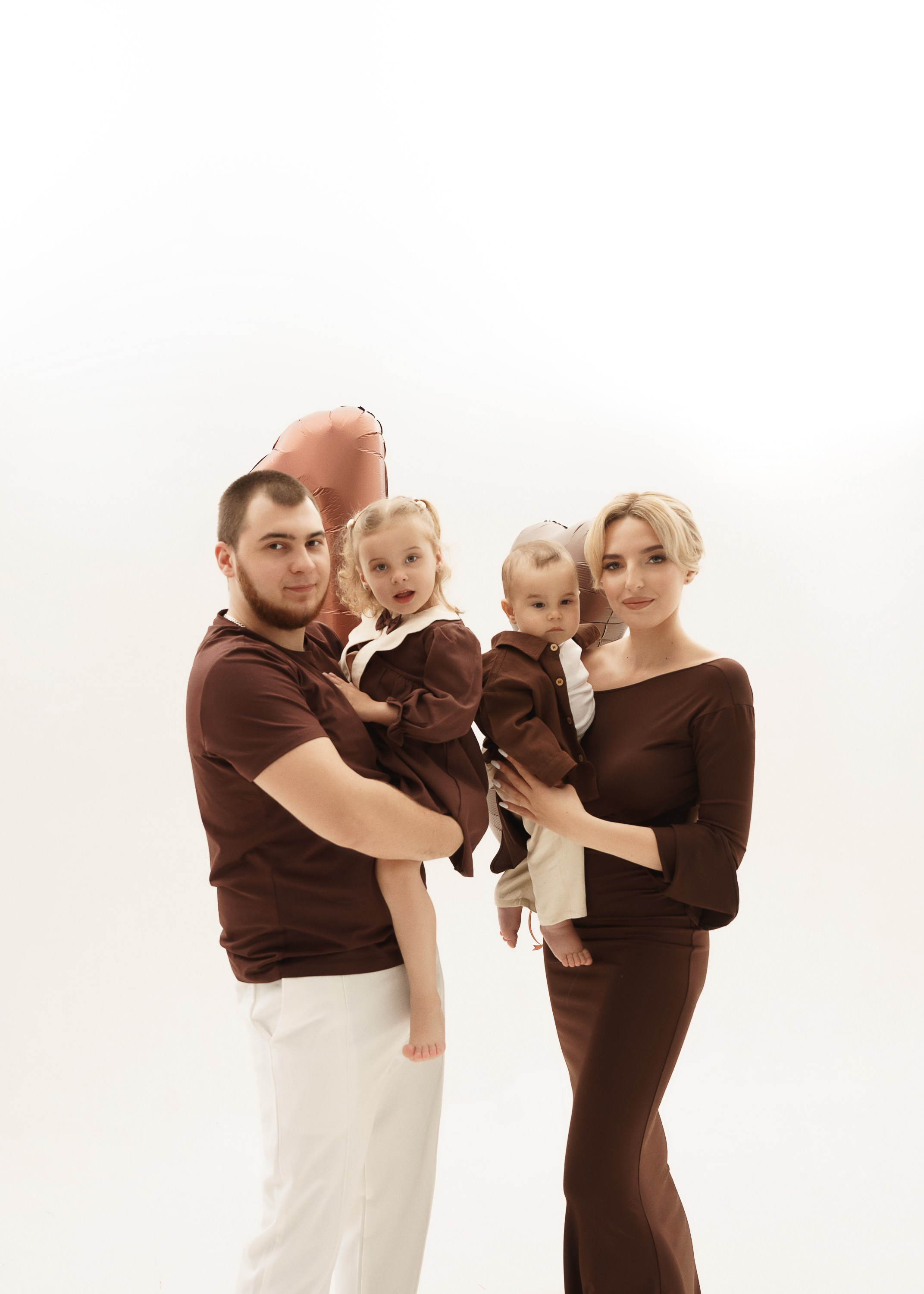 АРТЕМ 1 ГОДИК. Женский портрет