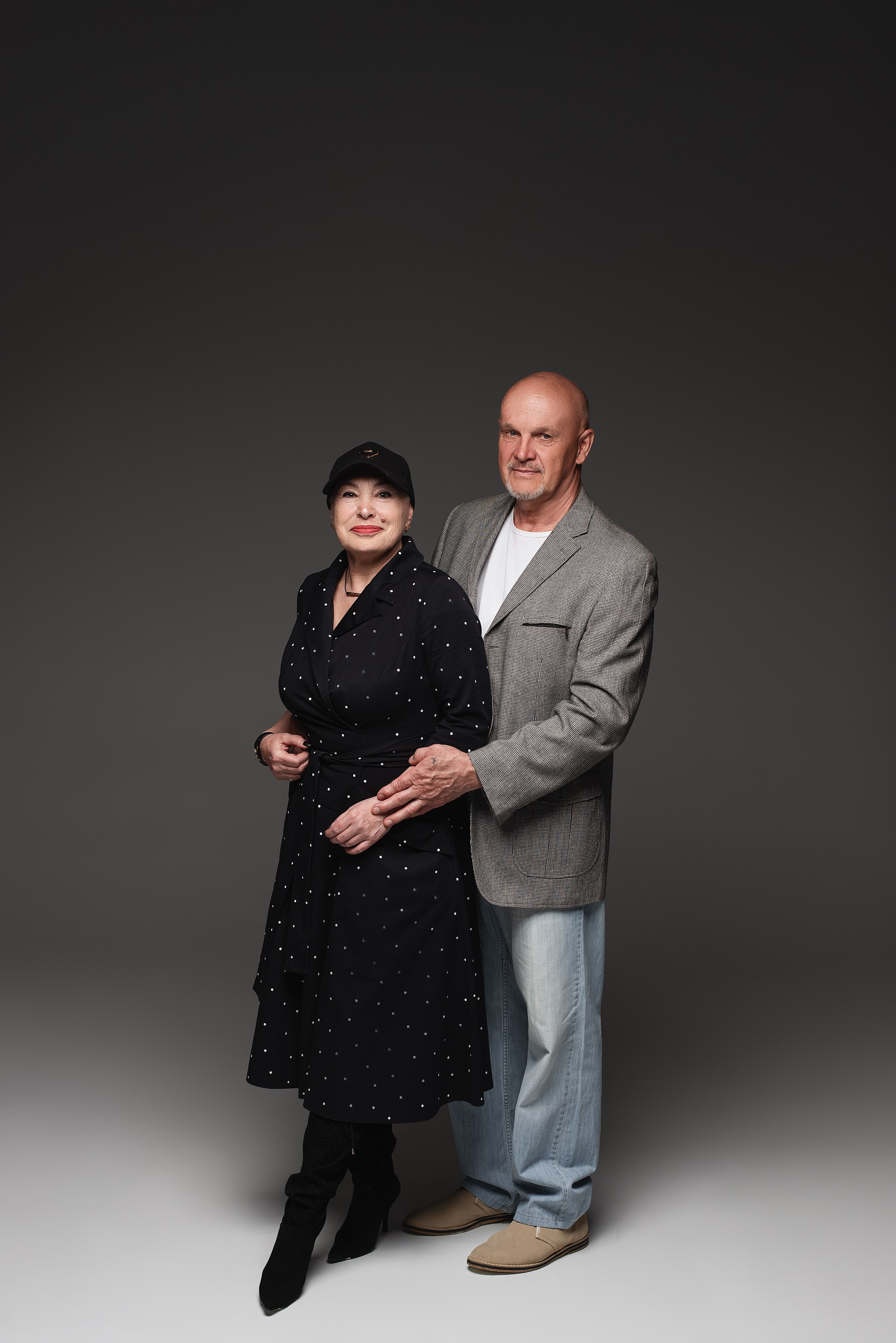 Семейная фотосессия на циклораме. Семейный фотограф в Южно-Сахалинске Анастасия Лимарева