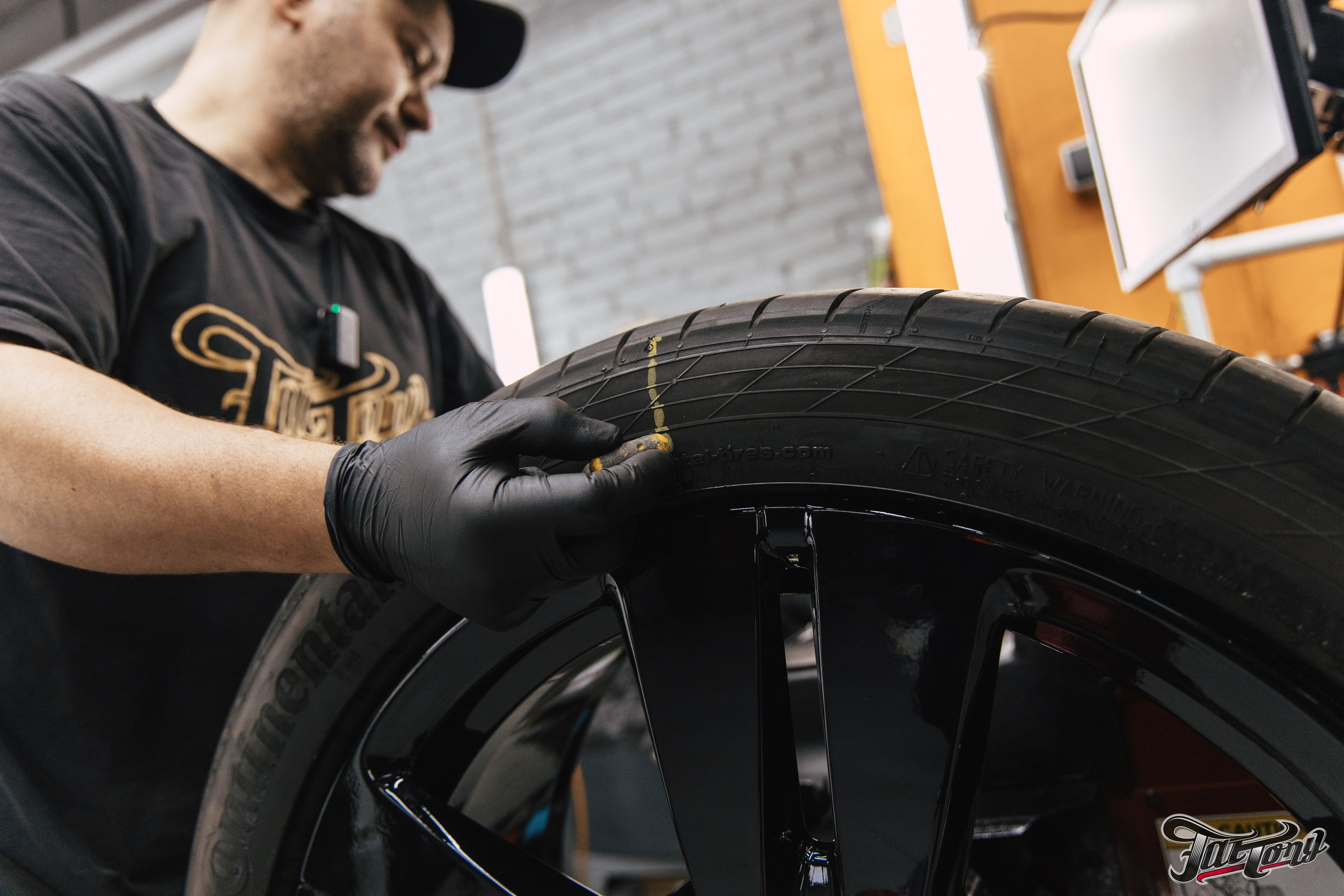 Rolls-Royce Cullinan оклейка в матовый полик, полный антихром. DeLorein