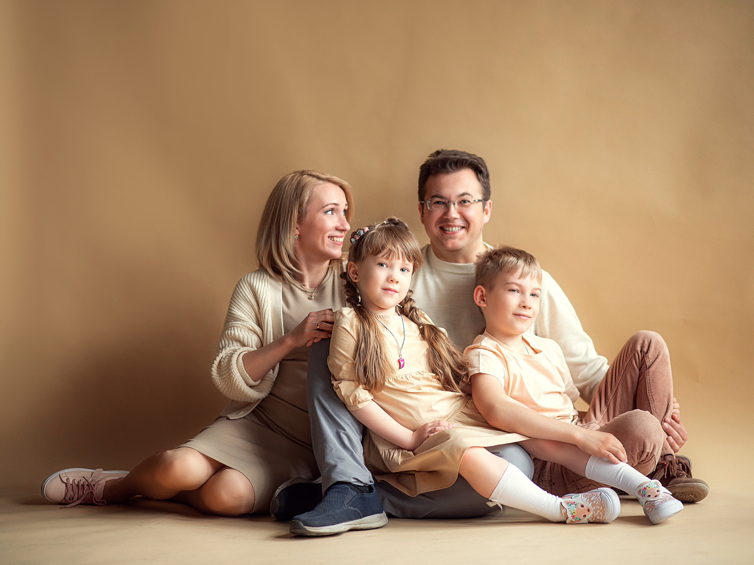 Студийные съемки. Семейный и детский фотограф в Подольске и Москве