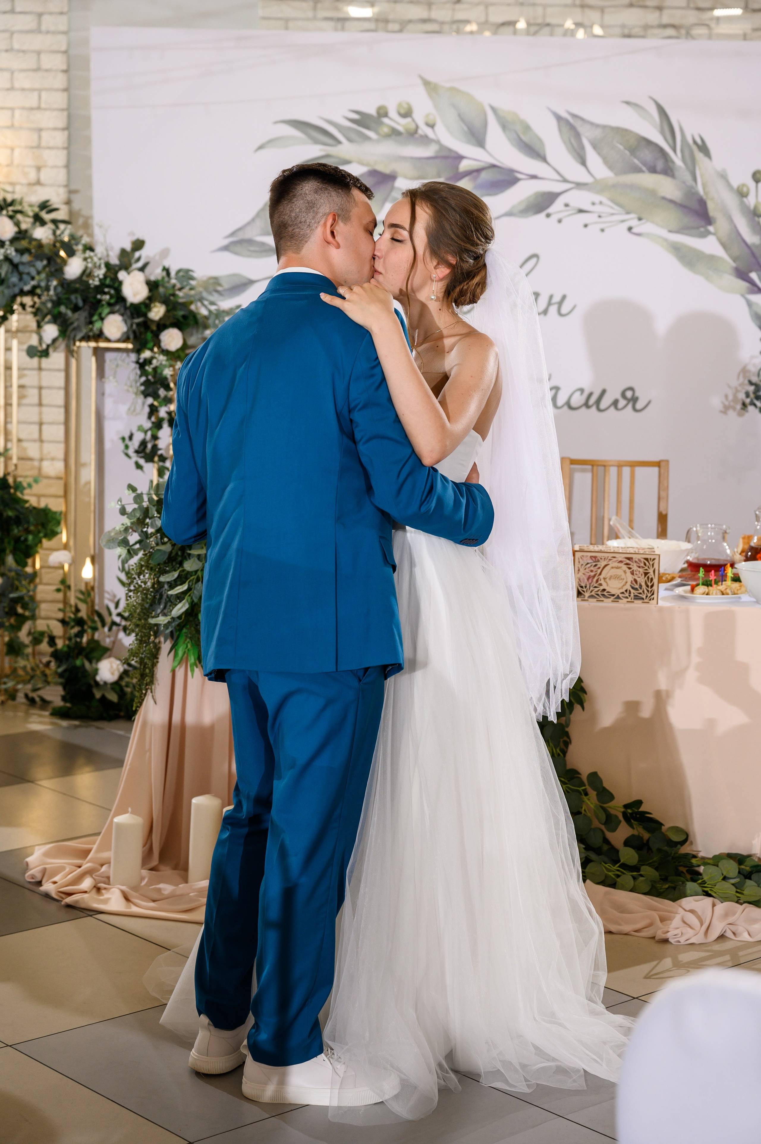 Свадебный фотограф Москва Бережки холл. Свадебный фотограф Москва Юрий Кульман