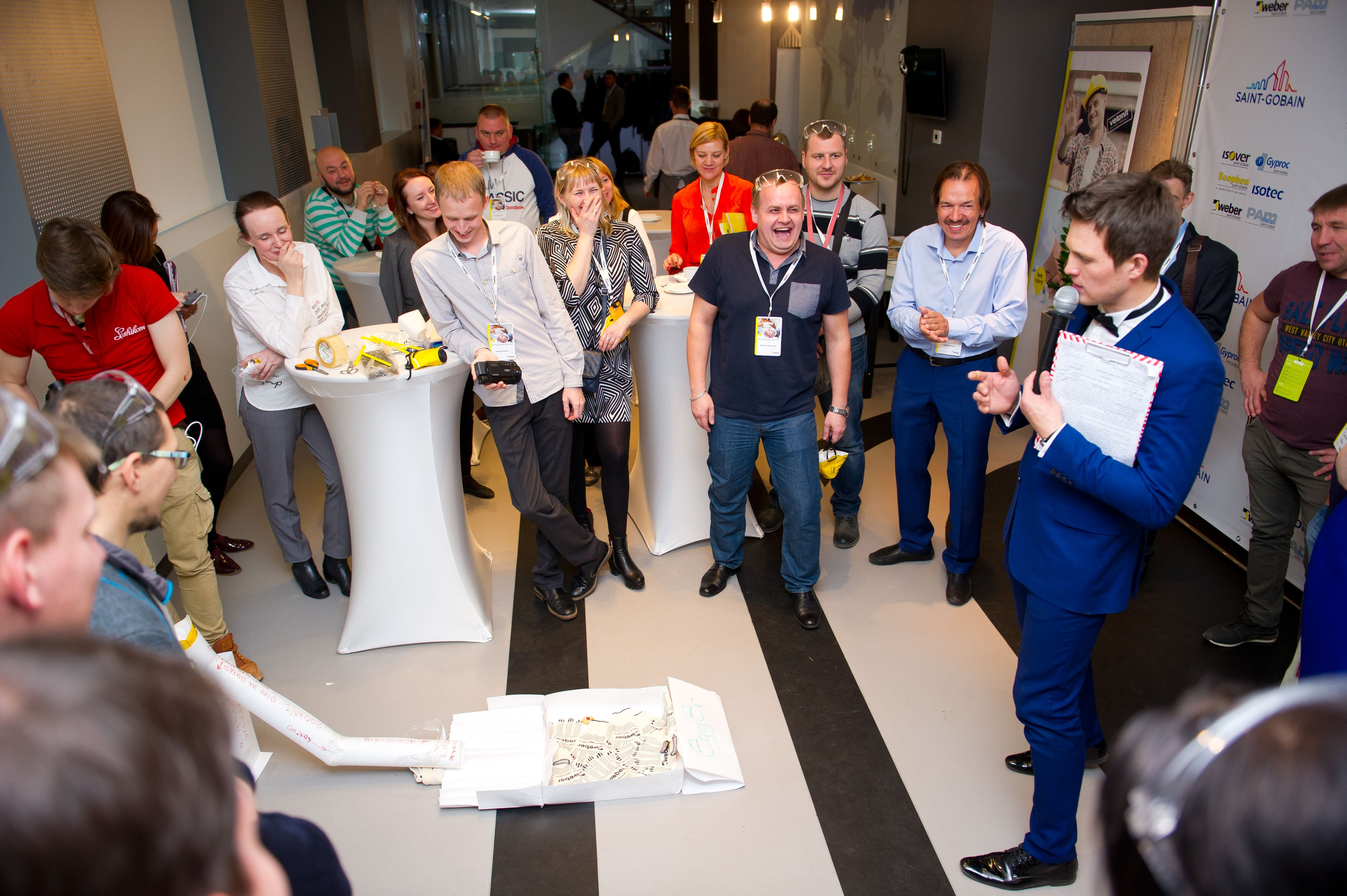 Saint-Gobain демонстрационный центр. Встреча блогеров и представителей фирмы. Репортажный фотограф и видеограф Слава Думчев. Тимбилдинги, отчетники, корпоративы