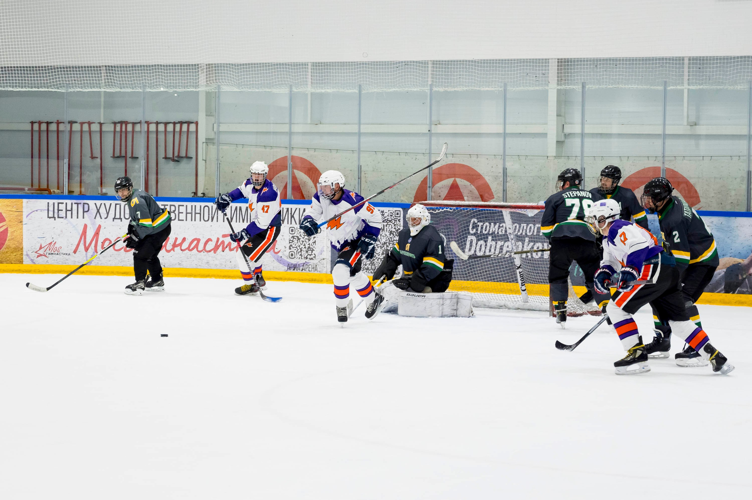 Хоккейный матч корпоративной команды Зарубежнефть. Репортажный фотограф и видеограф Слава Думчев. Тимбилдинги, отчетники, корпоративы