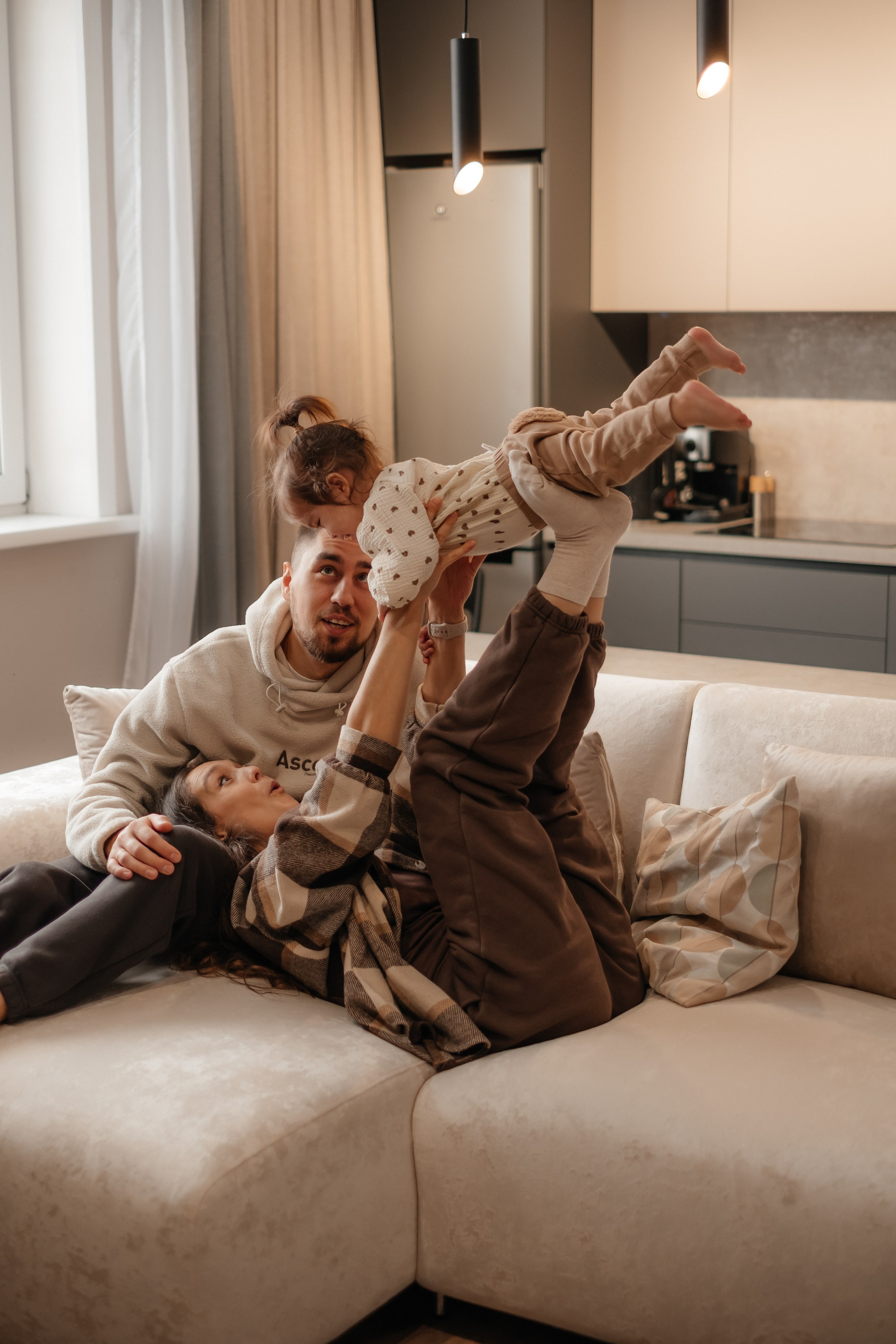 Катя, Саша и Еся | домашняя съемка. Фотограф в Новосибирске Диана Ильиных