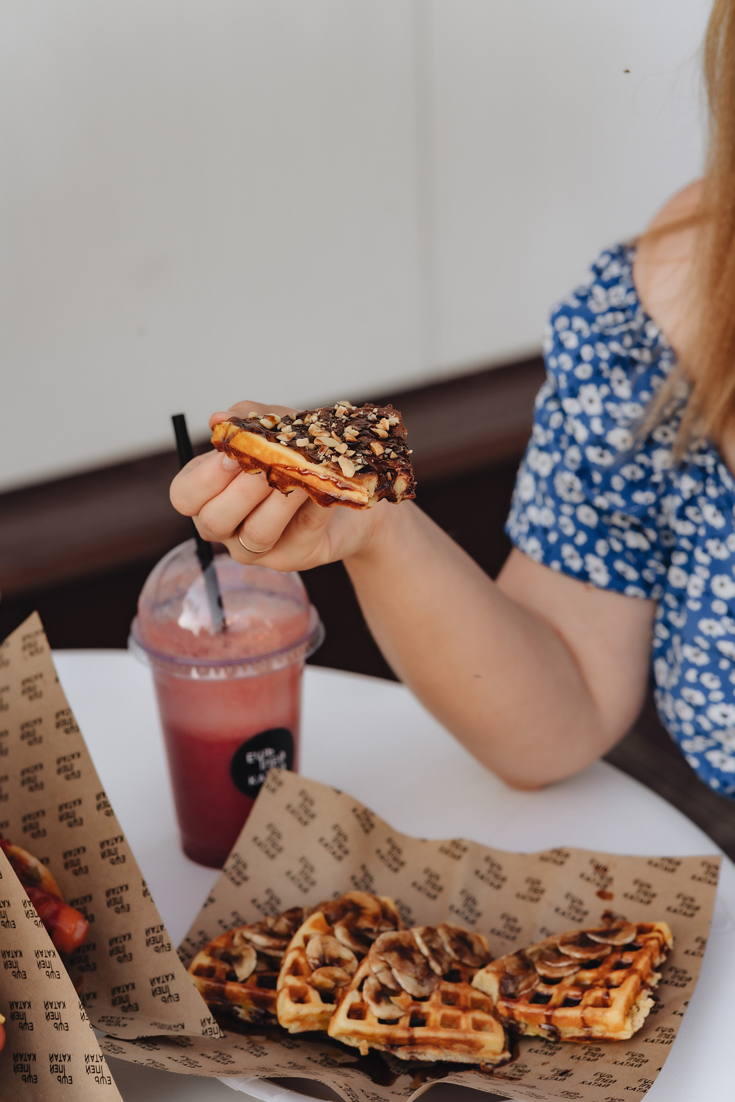 Семейная прогулка | Съемка для кофейни. Фотограф Карина Шмулёва. Воронеж и область
