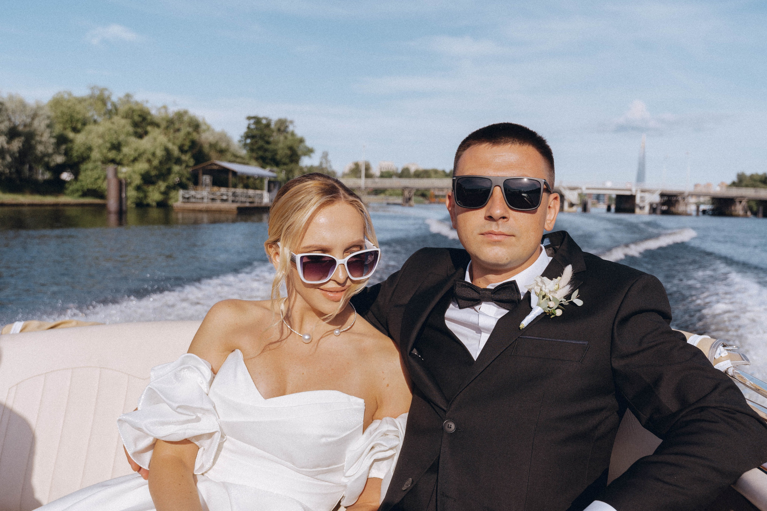 СВАДЕНБНАЯ СЬЕМКА НА КАТЕРЕ ПО КАНАЛАМ САНКТ-ПЕТЕРБУРГА И В АКВАТОРИИ НЕВЫ. Профессиональный фотограф, Санкт-Петербург — Виктория Богомолова