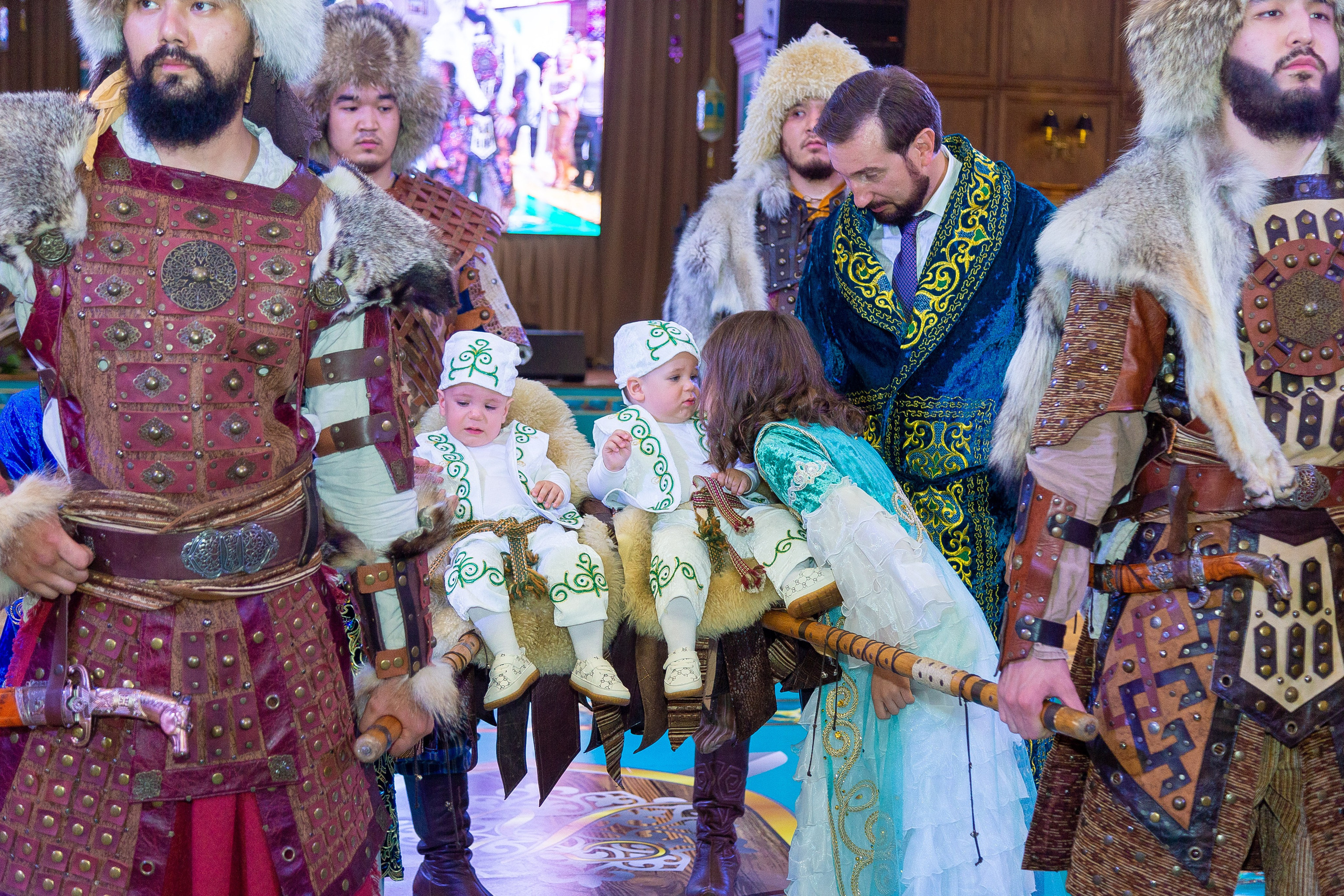 Лео и Давид годик. Свадебный фотограф в Алматы Айгерим Верба