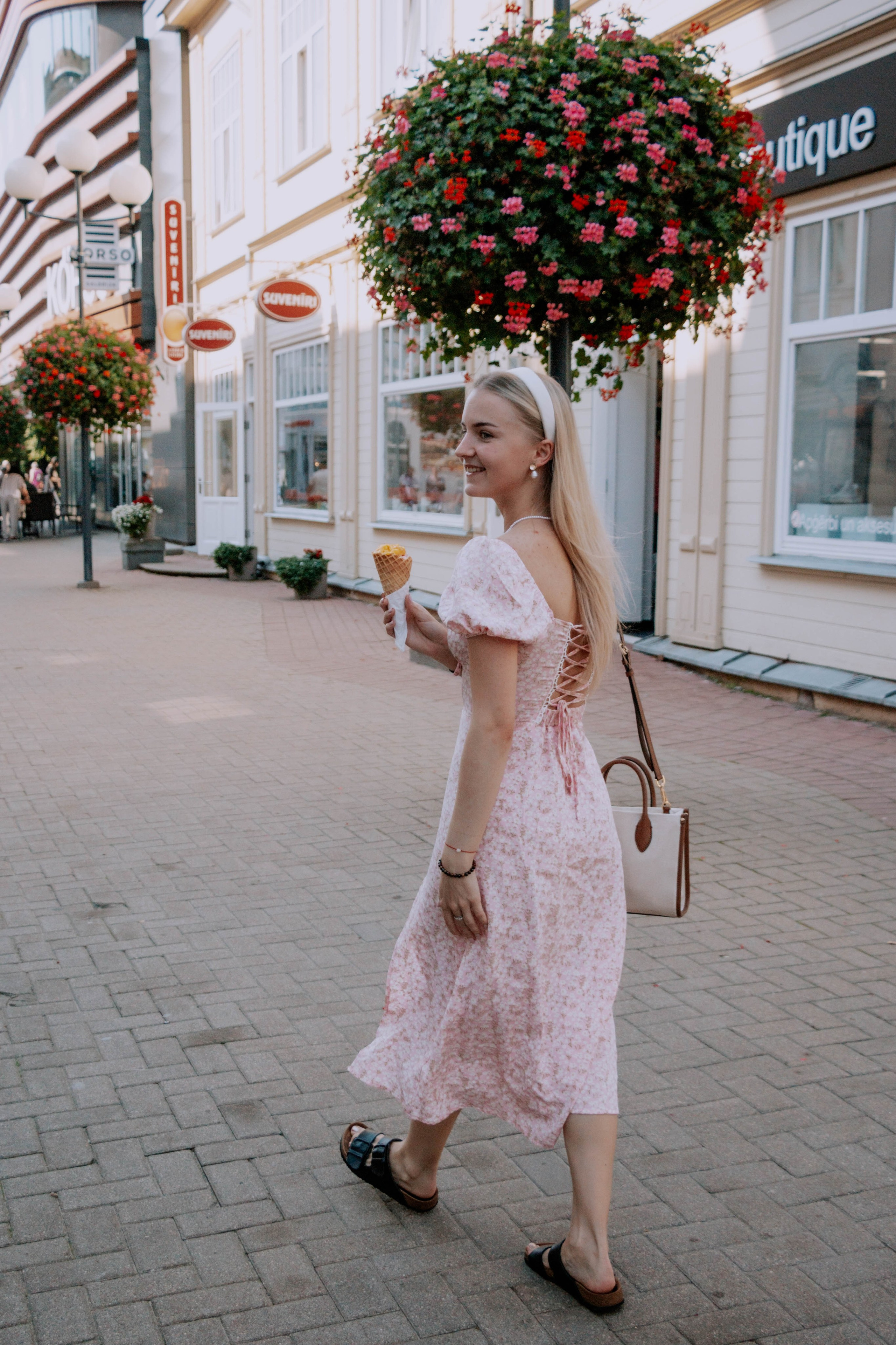 Диана. Бережно сохраняю ваши чувства и истории на своих фотографиях