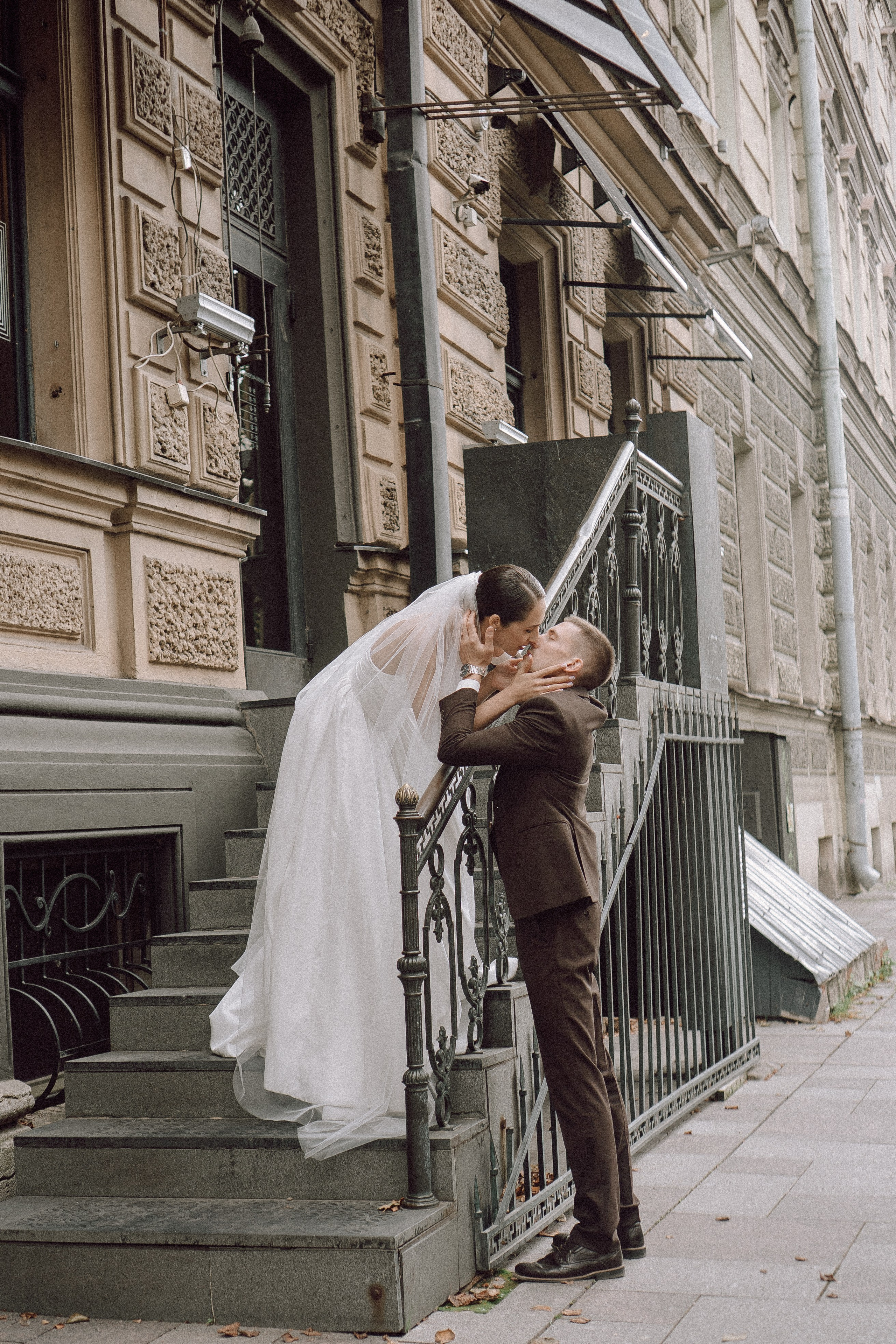 СВАДЕБНАЯ ПРОГУЛКА В САНТК-ПЕТЕРБУРГЕ (ИСАКИЕВСКИЙ СОБОР, ЗИМНЯЯ КАНАВКА, ЭРМИТАЖ И БОЛЬШАЯ МОРСКАЯ УЛИЦА). Профессиональный фотограф, Санкт-Петербург — Виктория Богомолова