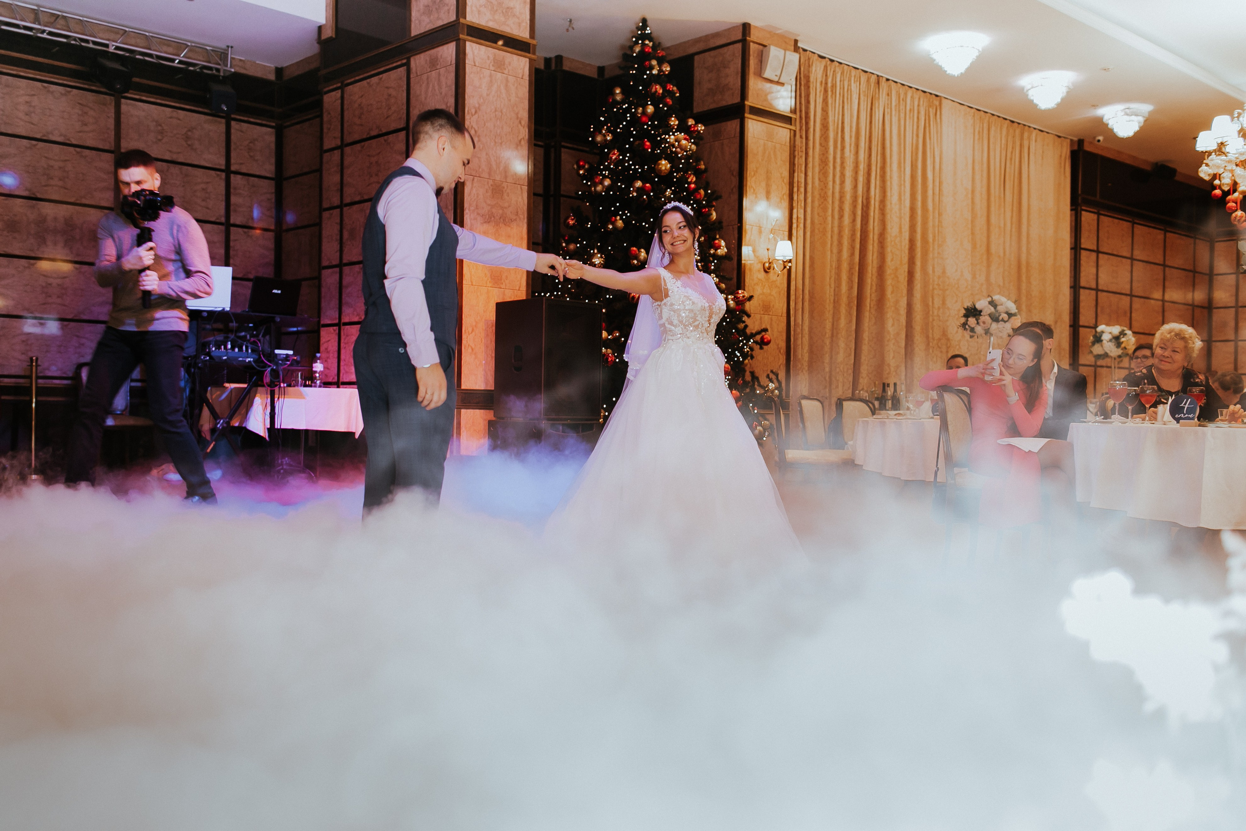 Съемка выездной регистрации в отеле. Свадебный и репортажный фотограф в Ярославле и Санкт-Петербурге Роман Микрюков