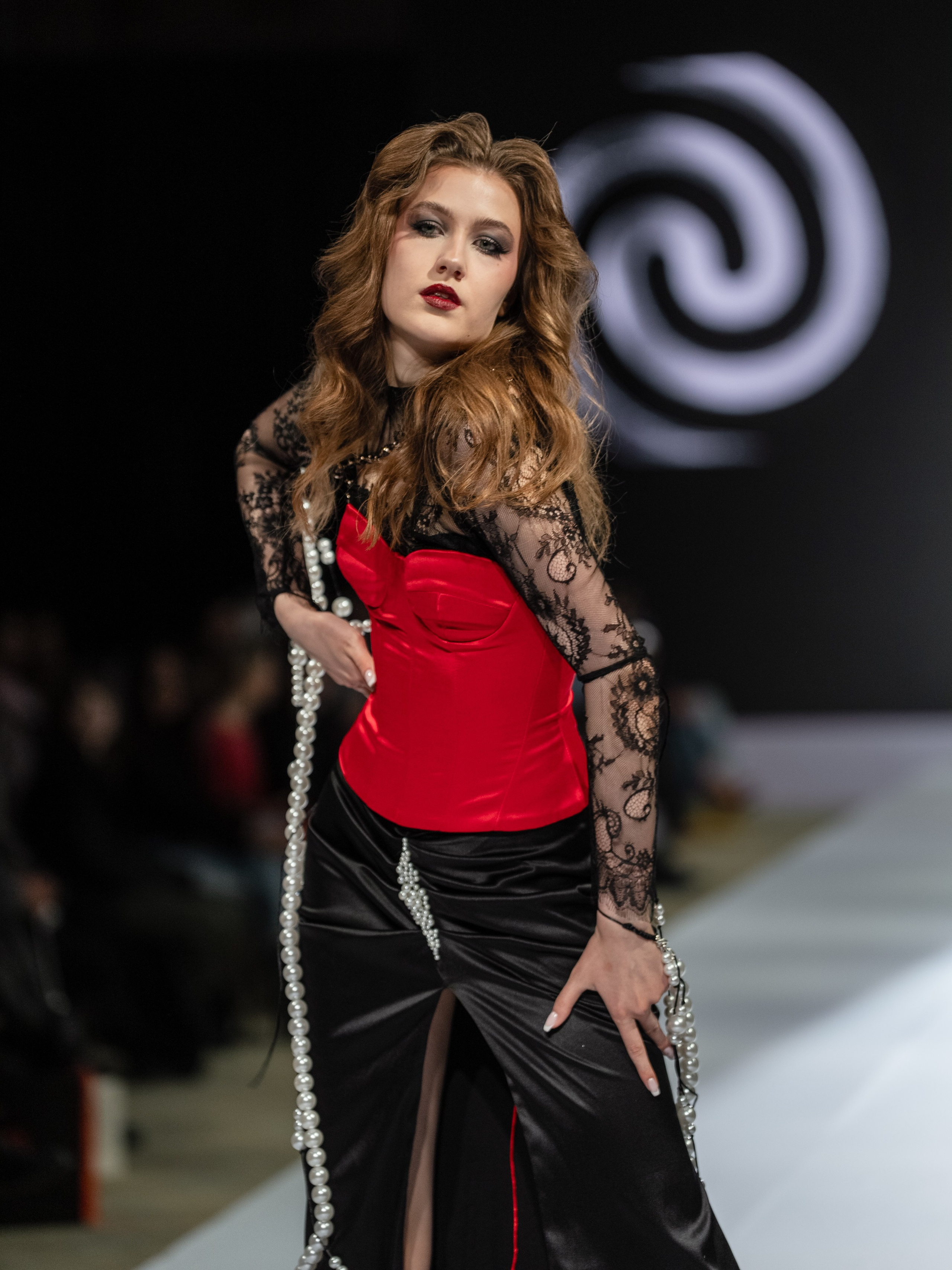Eurasia Fashion Week Tomoyov. Сайт Алматинского НЮ АРТ, будуар и фэшн фотографа Дениса Карпенко