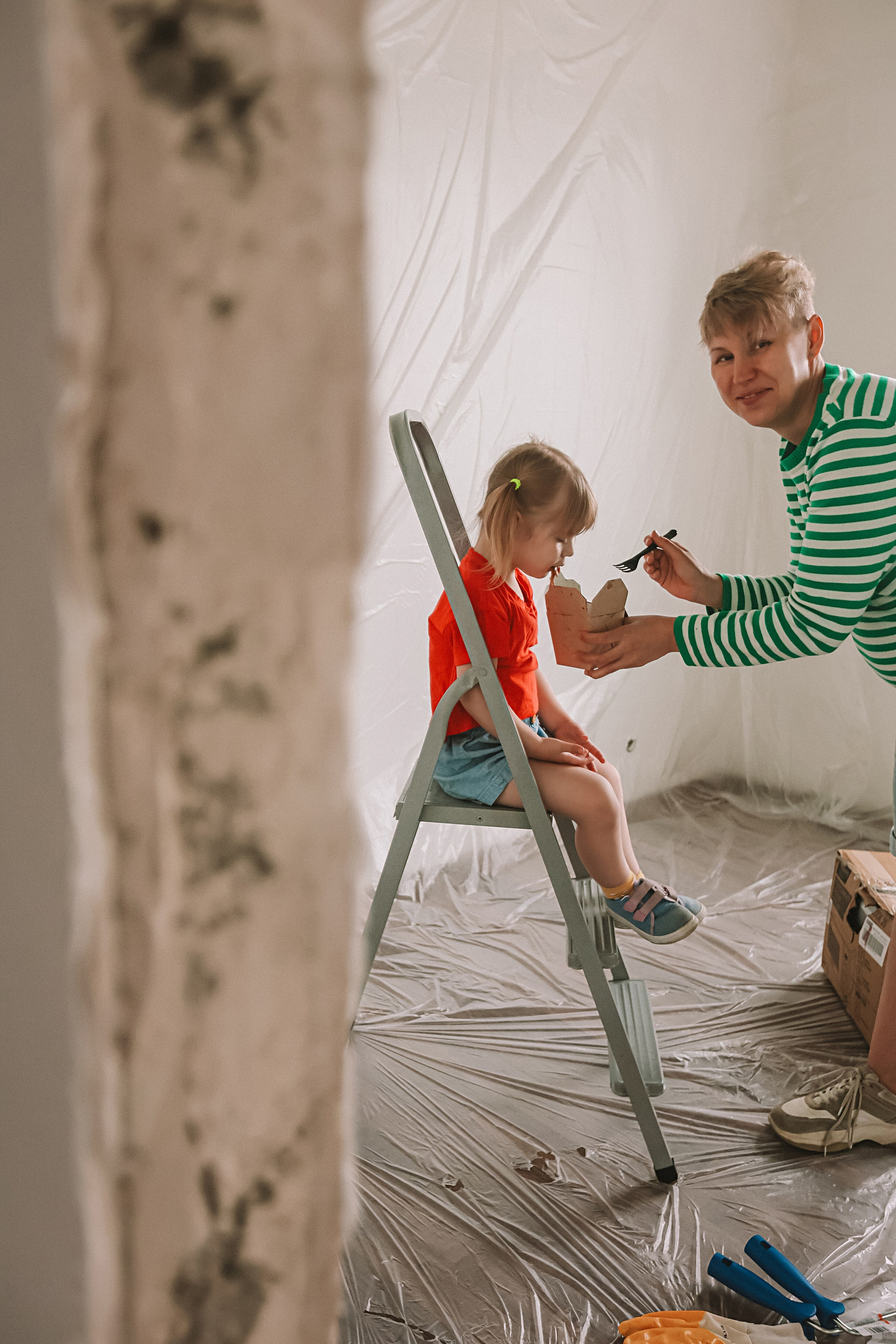 Ремонт. Семейный фотограф Тюмень, фотограф на роды Салмина Мария