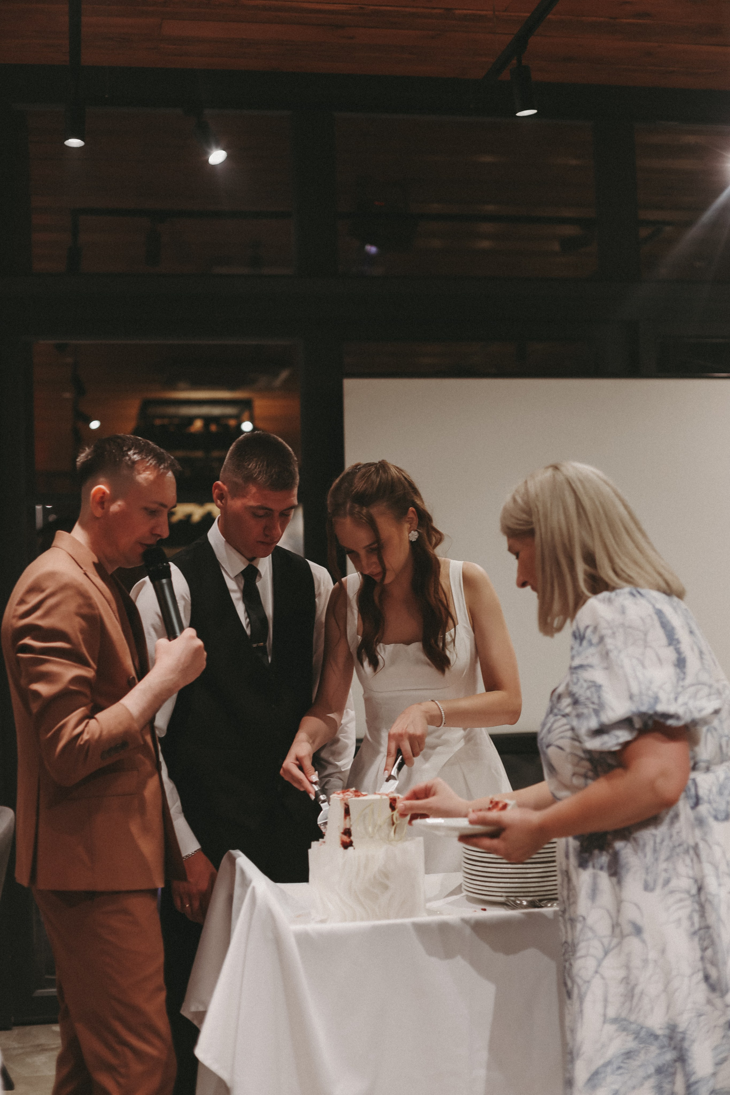 «А покажите съемку банкета)». Главная