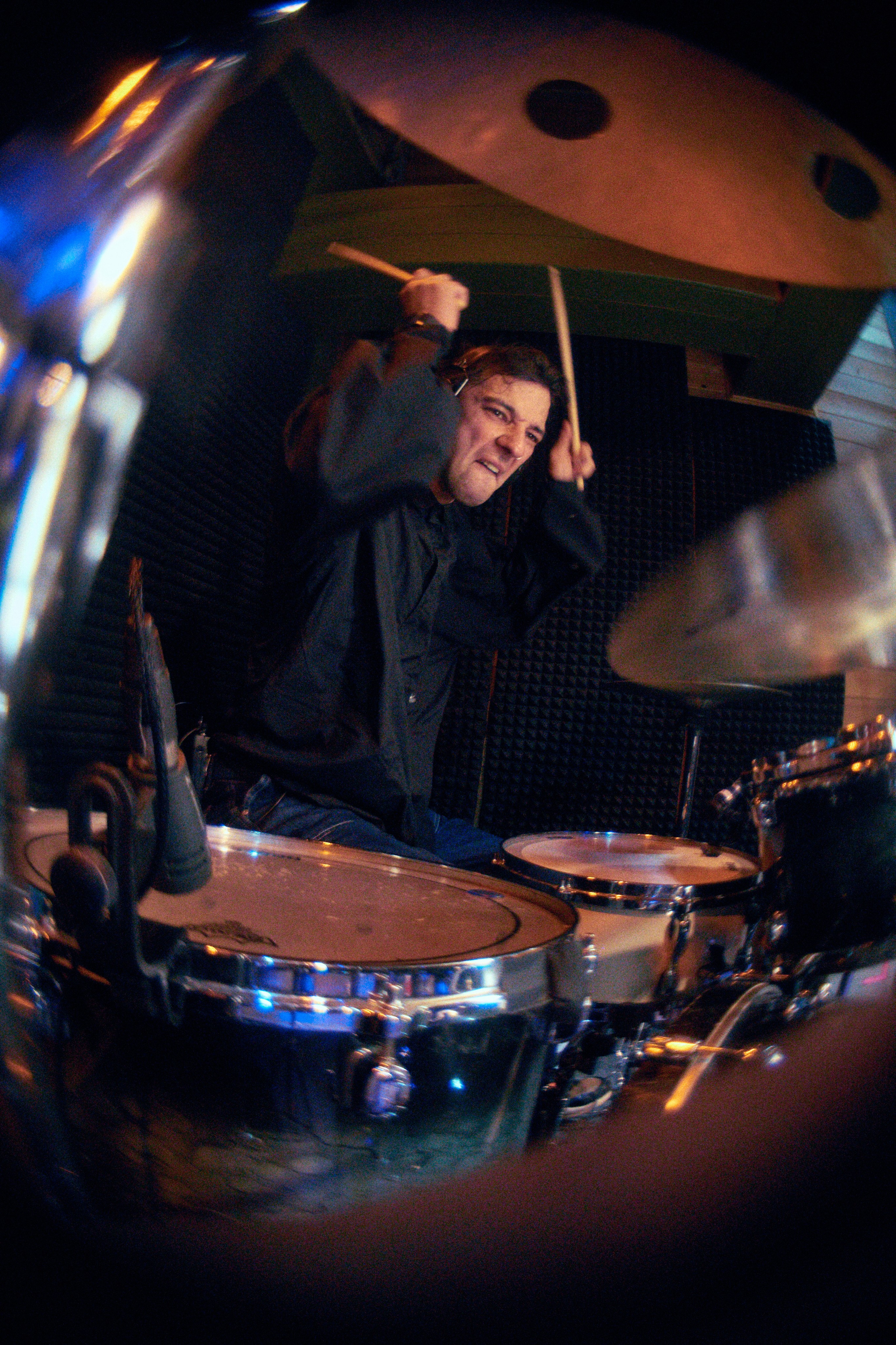 ГОЛОВА МУЭССЫ — КОНЦЕРТ 18-10-2025 В КИТАЙСКОМ ЛЕТЧИКЕ. Фотография для артистов