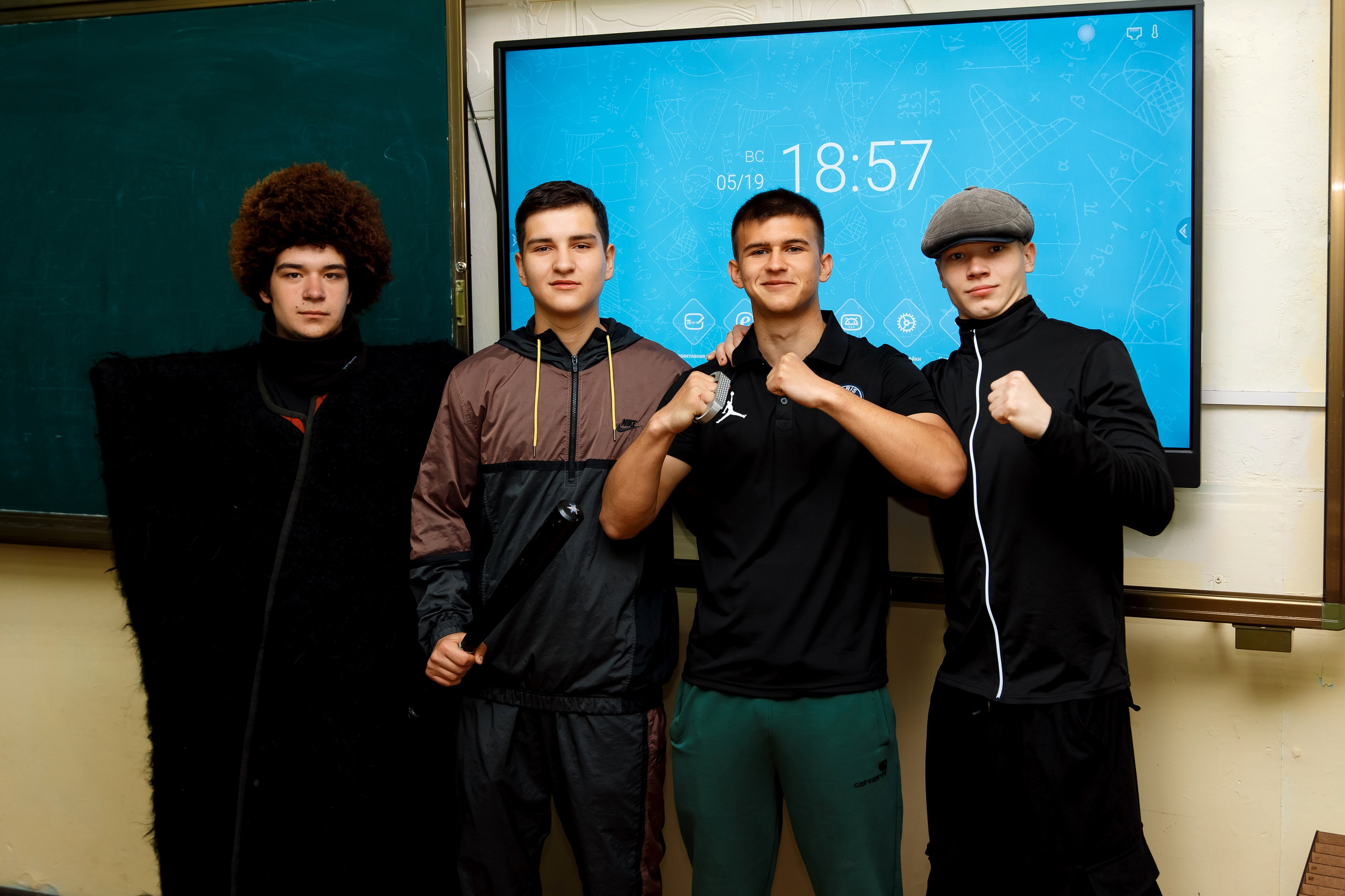 11 класс день не послушания в школе. Фотограф Любовь Корниенко, Примоский край