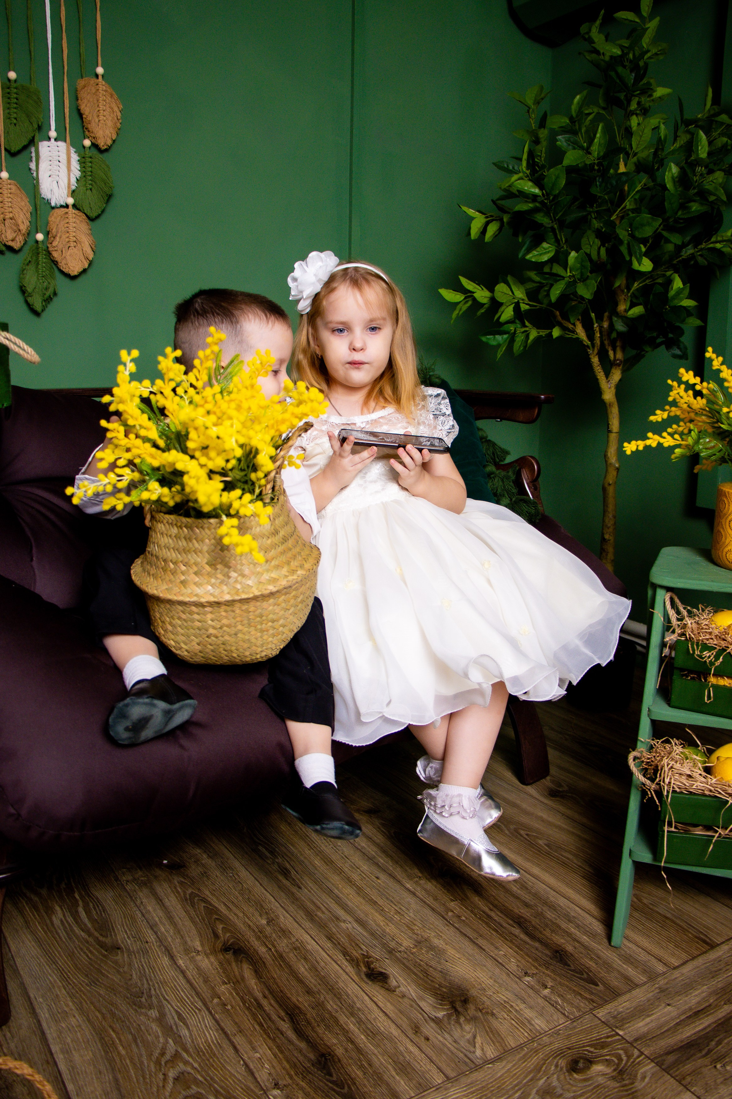 Семейная съемка с мимозой. Фотограф Татьяна Матрос