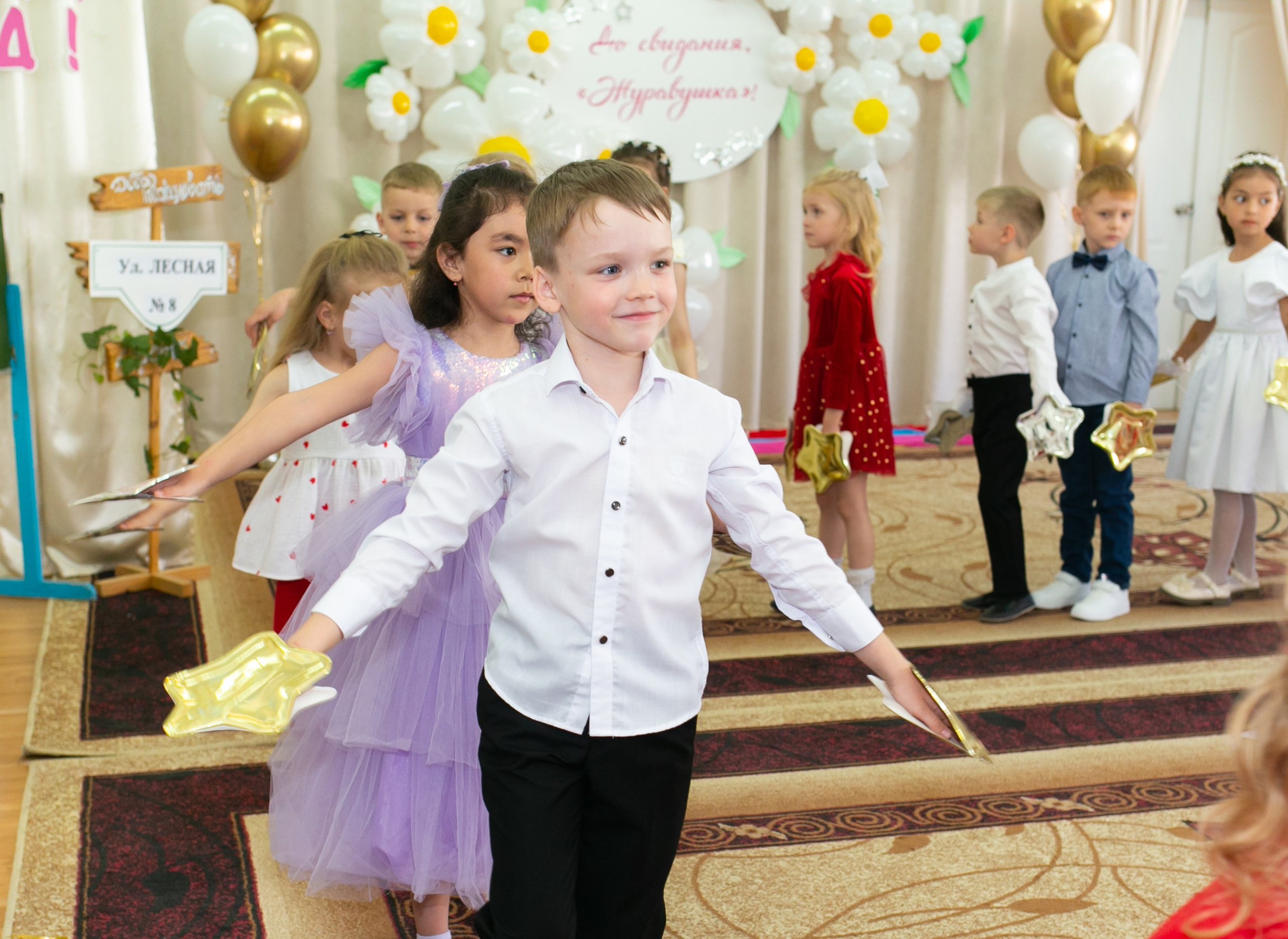 Выпускные и Утренники. Фотограф новорожденных и семейный фотограф НСО г. Бердск Марина Львова