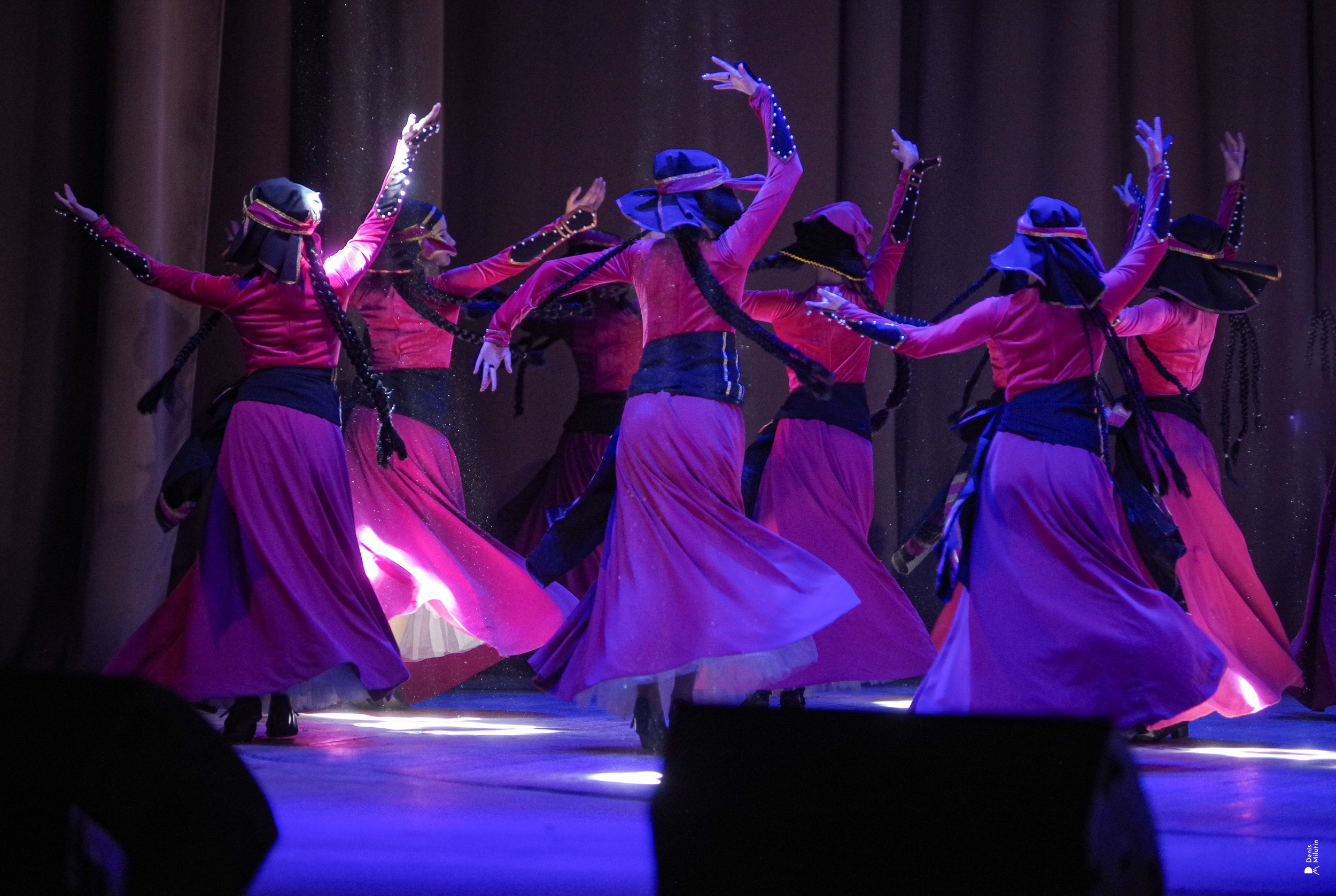 Танцы в Хоби. Портретный фотограф Денис Милютин