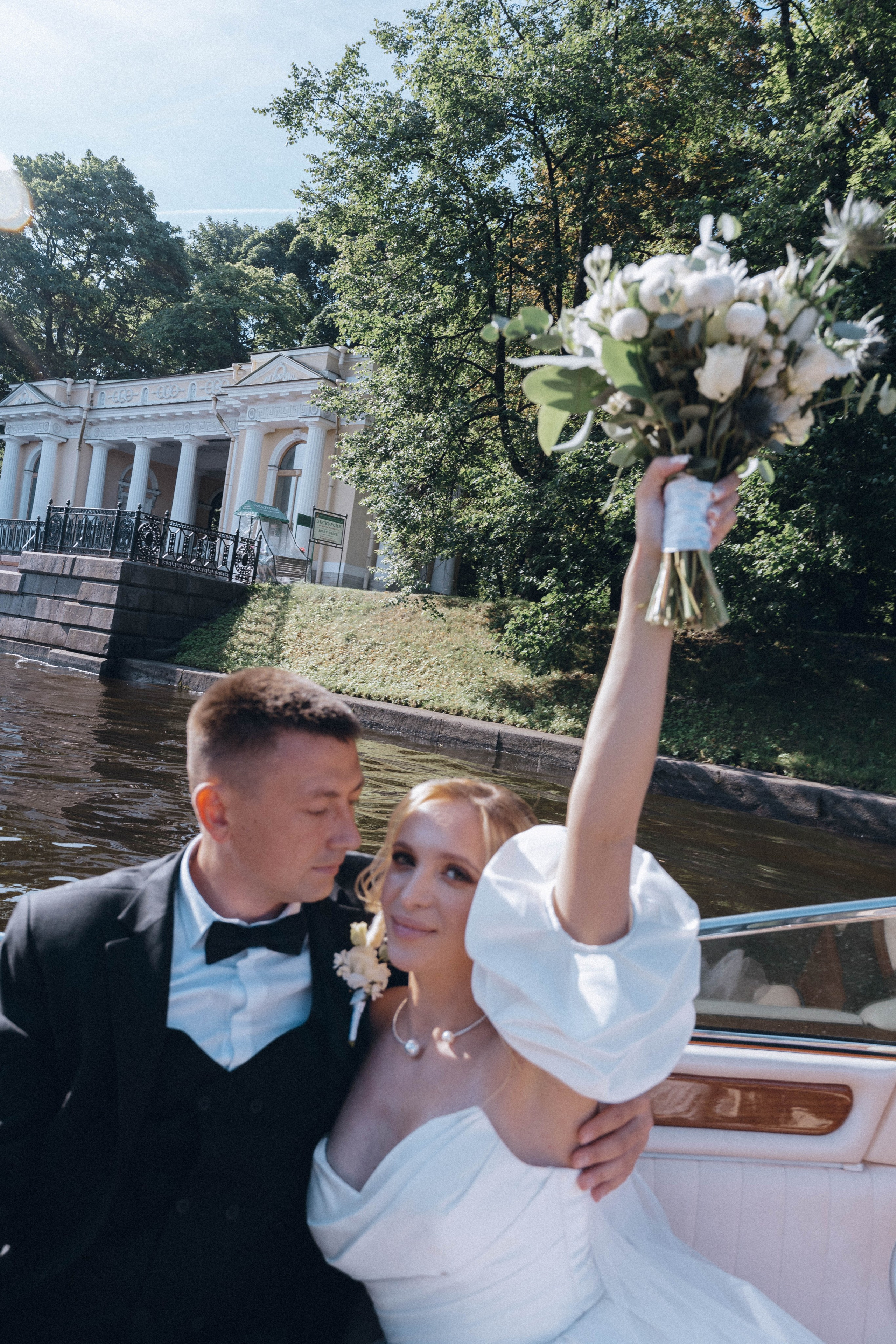 СВАДЕНБНАЯ СЬЕМКА НА КАТЕРЕ ПО КАНАЛАМ САНКТ-ПЕТЕРБУРГА И В АКВАТОРИИ НЕВЫ. Профессиональный фотограф, Санкт-Петербург — Виктория Богомолова