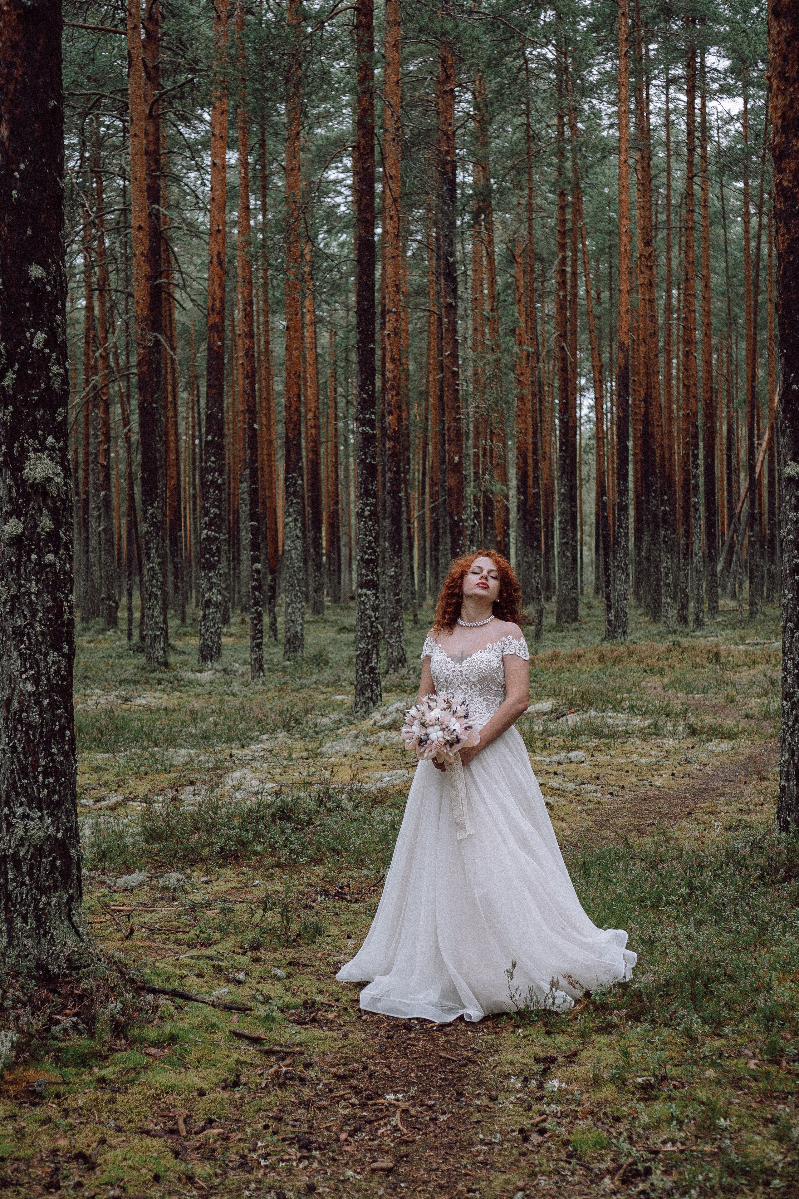 СВАДЕБНАЯ ФОТОСЕССИИЯ ПАРЫ В ГОРОДЕ ПРИОЗЕРСК В СОСНОВОМ ЛЕСУ И С ПИКАПОМ. Профессиональный фотограф, Санкт-Петербург — Виктория Богомолова