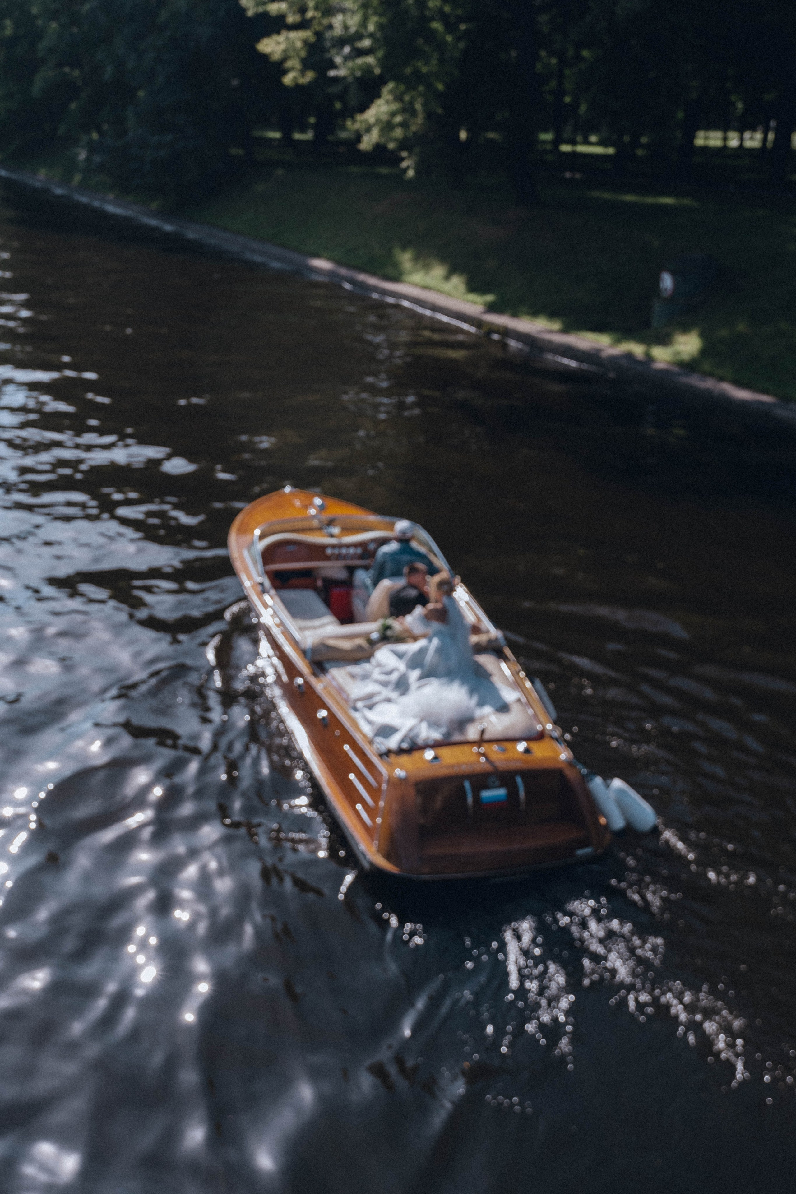 СВАДЕНБНАЯ СЬЕМКА НА КАТЕРЕ ПО КАНАЛАМ САНКТ-ПЕТЕРБУРГА И В АКВАТОРИИ НЕВЫ. Профессиональный фотограф, Санкт-Петербург — Виктория Богомолова