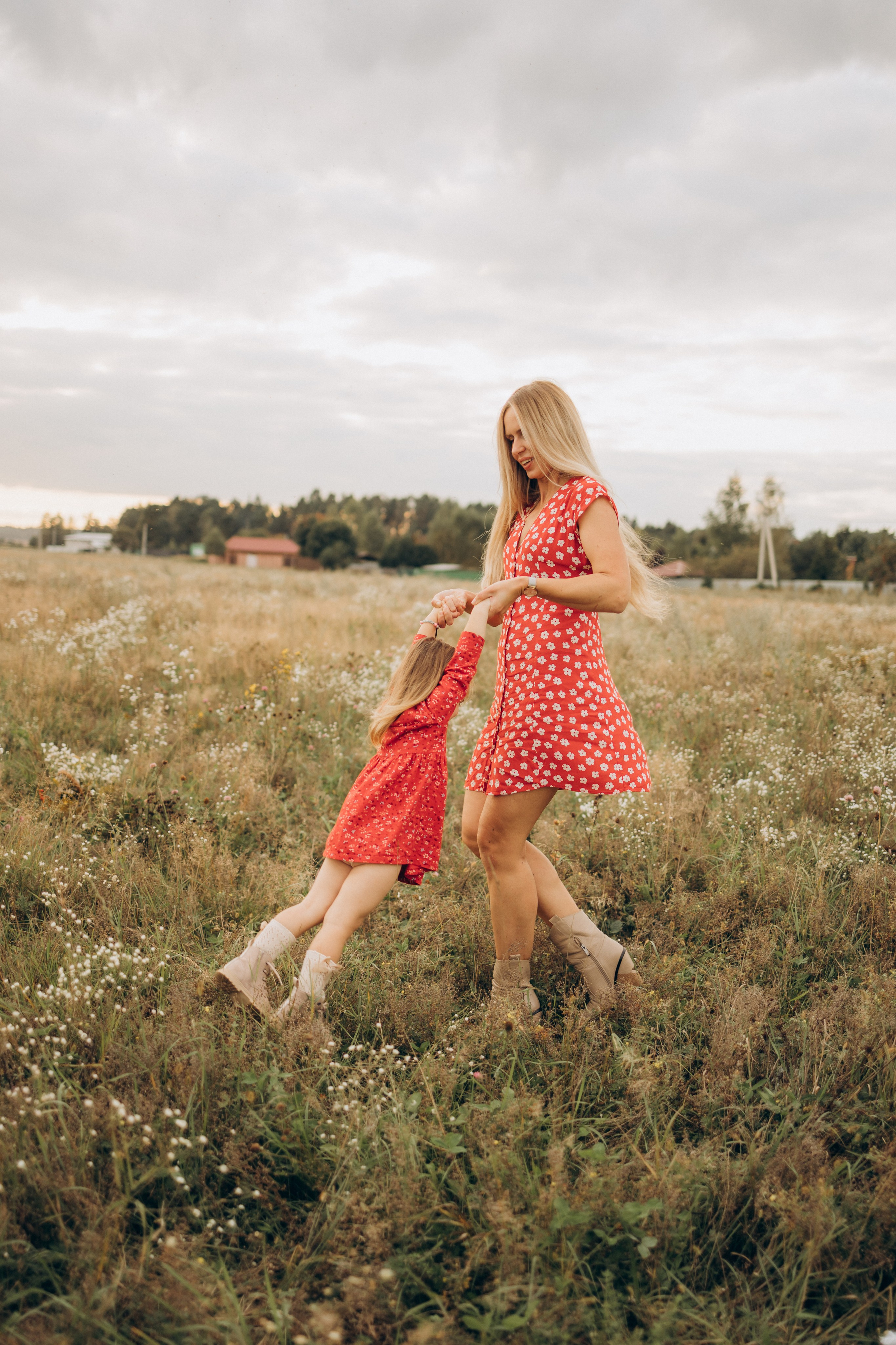 Мама и дочка (5.09.2025) г. Жуков (Калужская обл.). Надежда Стар семейный и церковный фотограф в Жукове и Калужской области