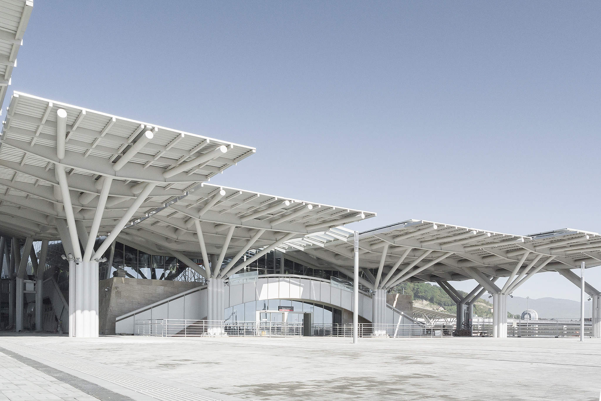 Фотография архитектуры железнодорожного вокзала станции Олимпийский парк