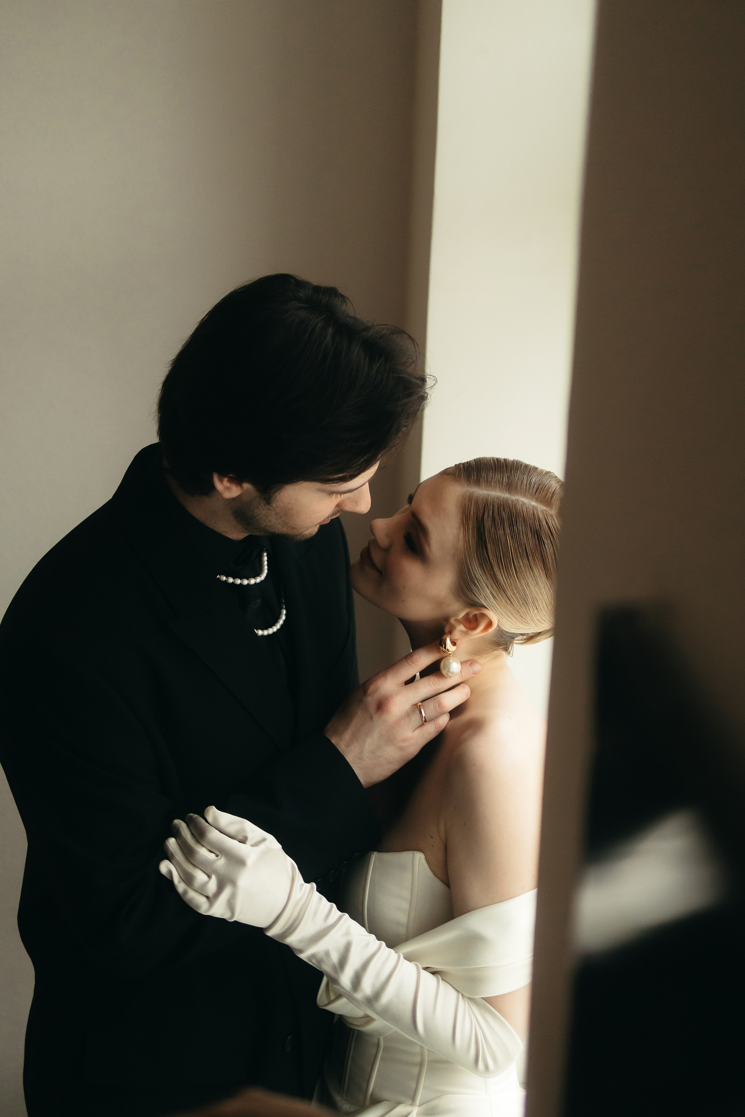 Стас и Оля, свадебное лавстори в отеле Marco Polo. Пленочные и цифровые кадры. Свадебный и портретный фотограф в Москве Кристина Золотова