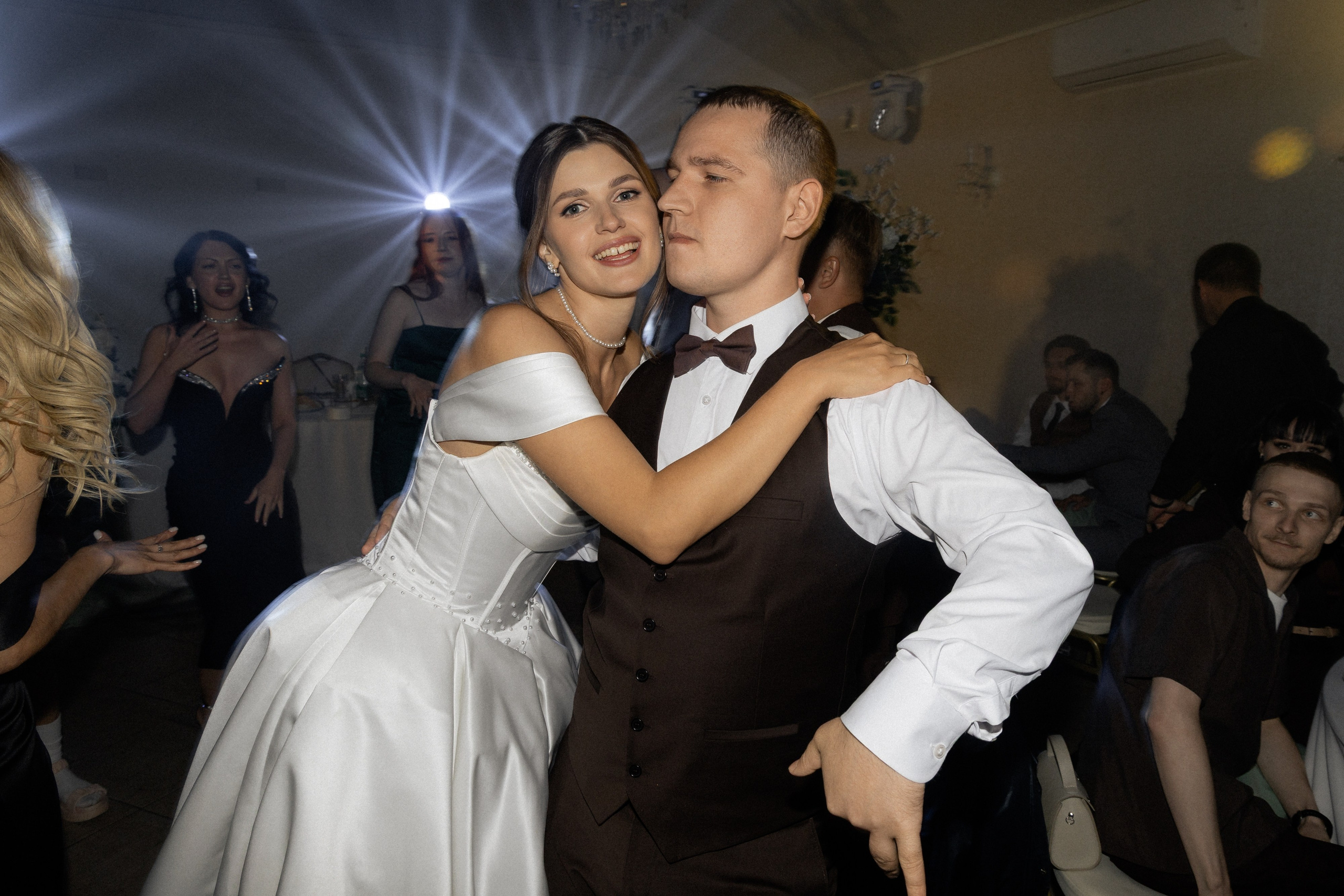 Свадебная фотосессия Анастасии и Игоря в Усадьбе Легенда. Свадебный фотограф в Минске/Беларуси Сергей Спиридонов