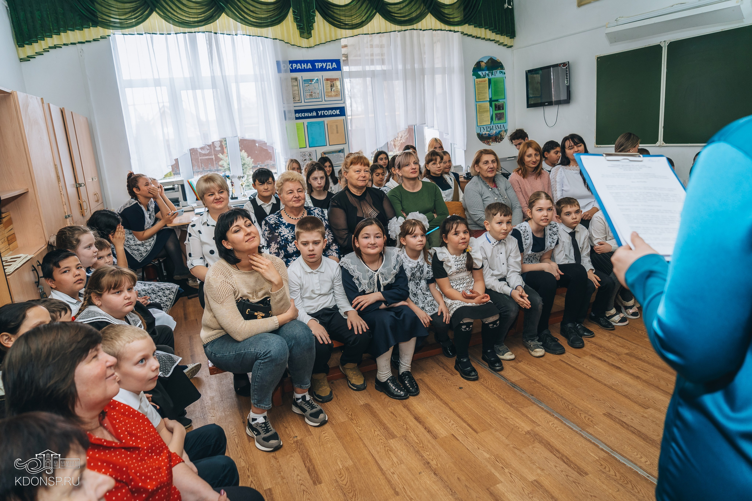 В преддверии праздника весны. Новотитаровский Дом культуры