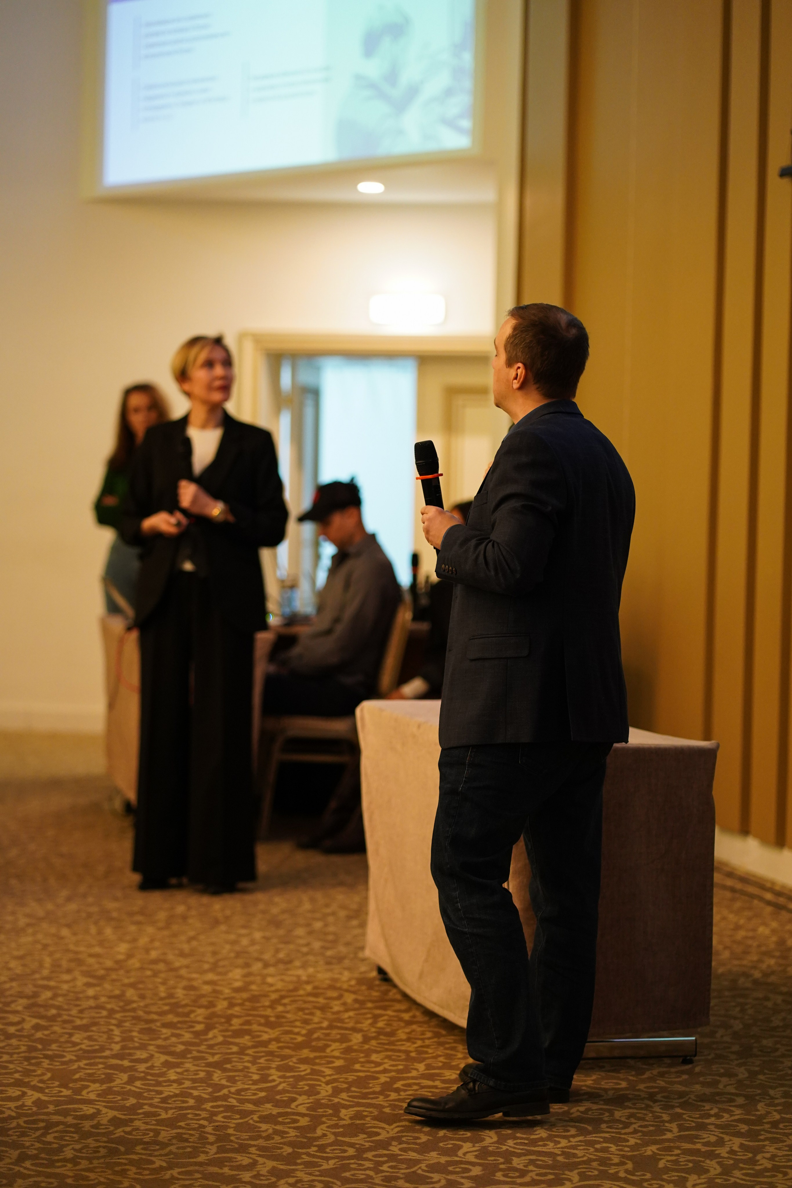 Малоэтажная страна конференция. Фотограф