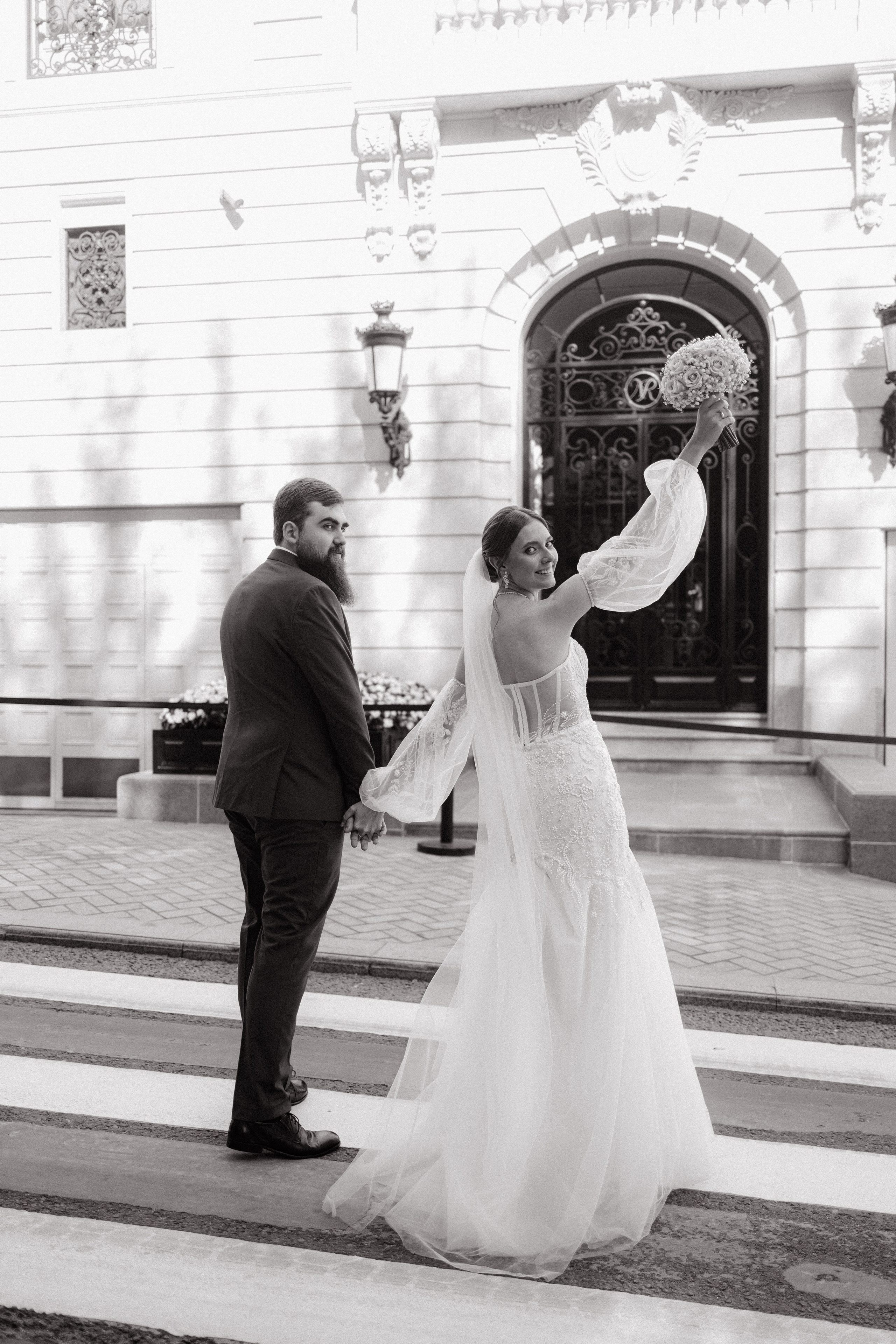 Свадебная фотосессия на Тверской. Свадебный фотограф в Москве. свадебная фотосессия Москва. Фотограф в Москве Валерия Рожкова