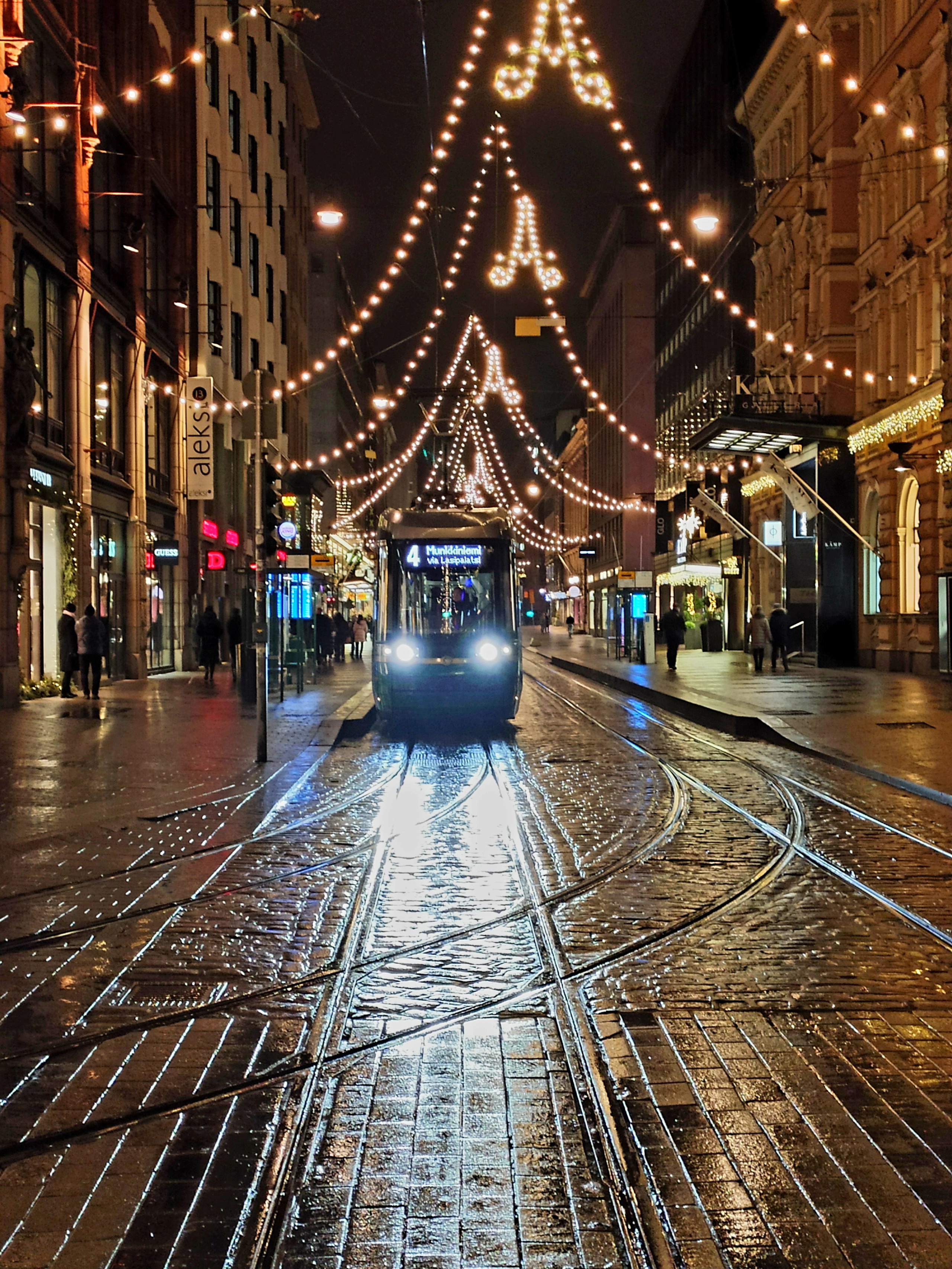 Зеленые трамваи - символ Хельсинки