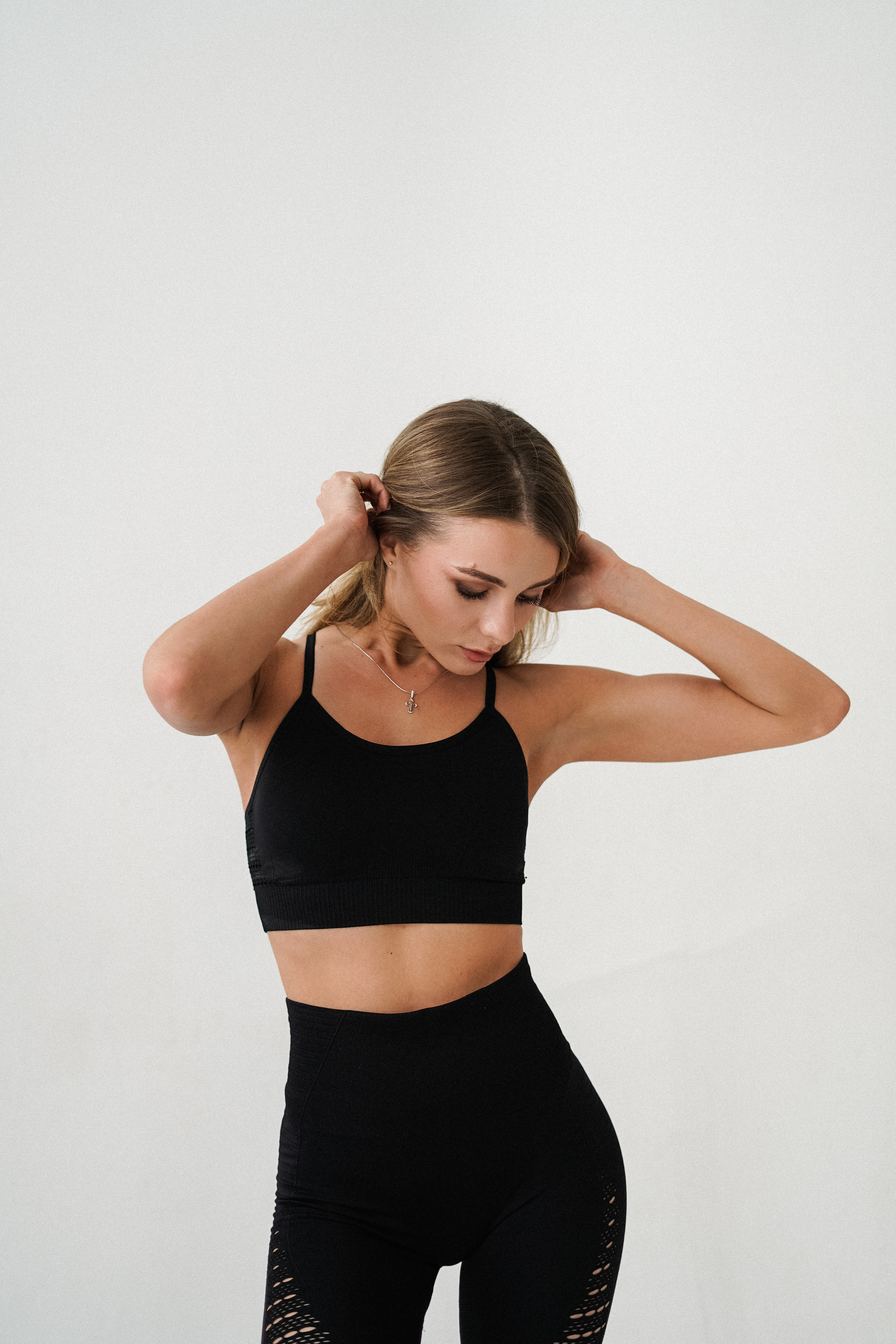 Салон спортивных костюмов и купалникво Vanil. VISUAL ARTIST · KRONGAUZ ANASTASIA