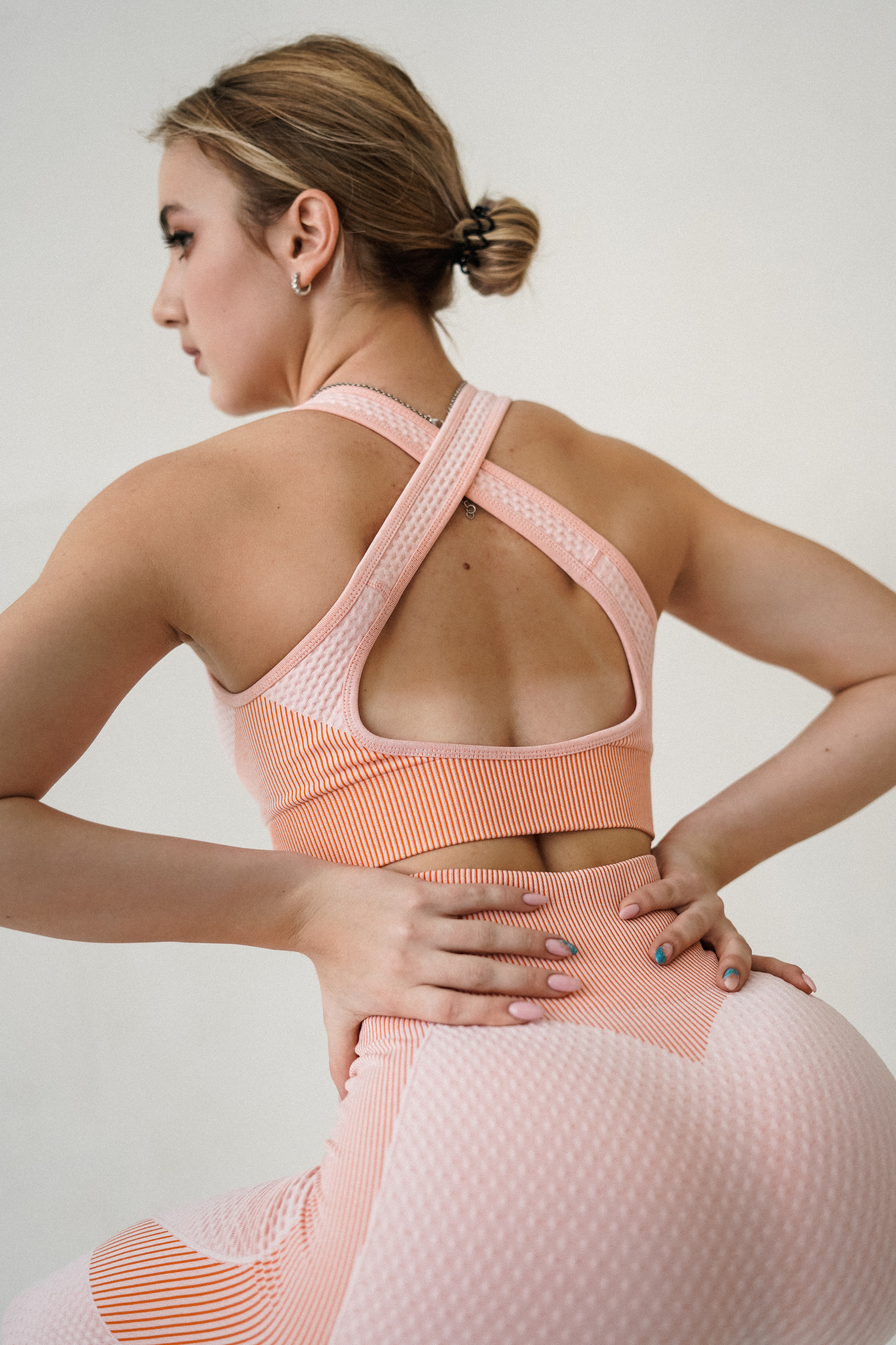 Салон спортивных костюмов и купалникво Vanil. VISUAL ARTIST · KRONGAUZ ANASTASIA