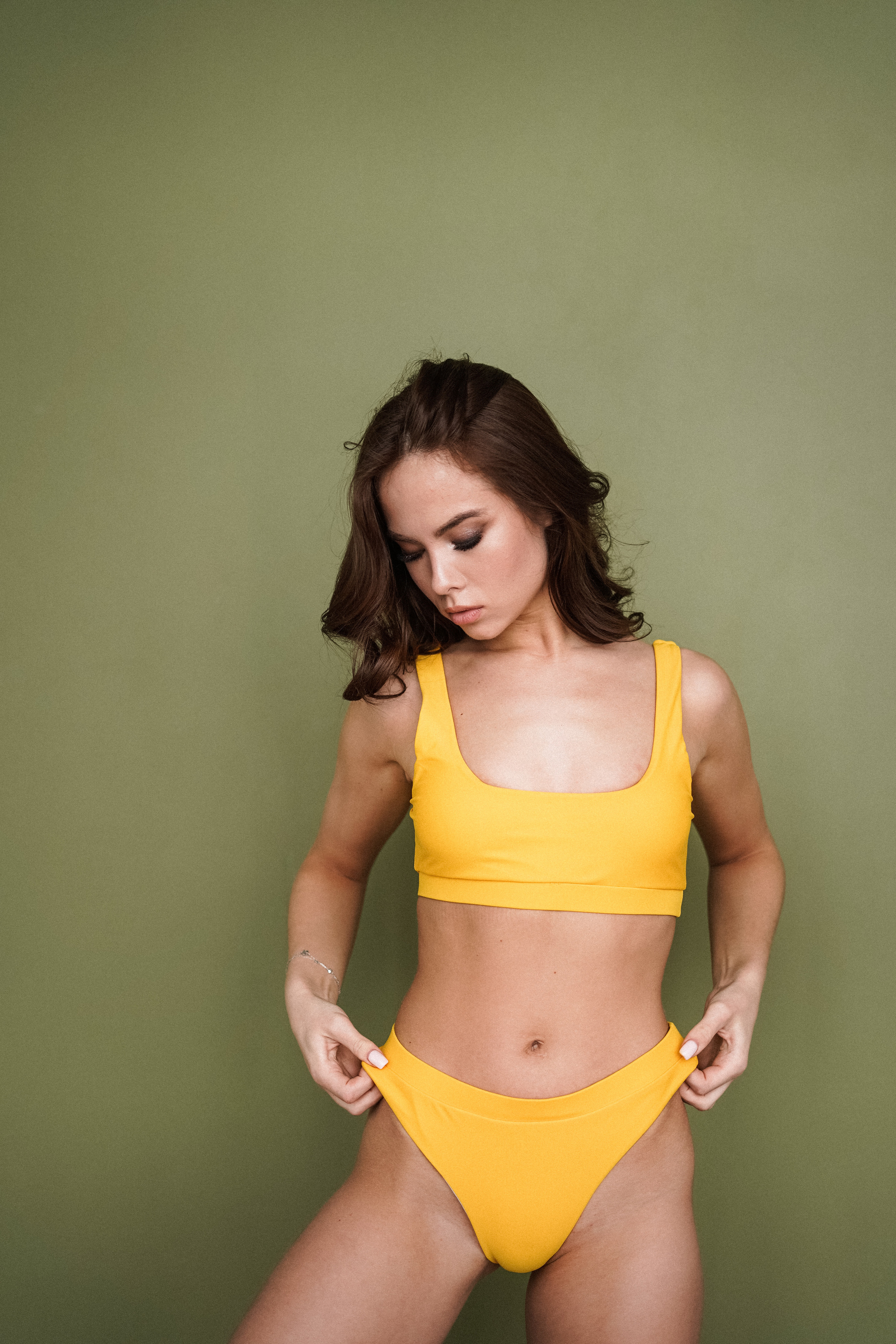 Салон спортивных костюмов и купалникво Vanil. VISUAL ARTIST · KRONGAUZ ANASTASIA