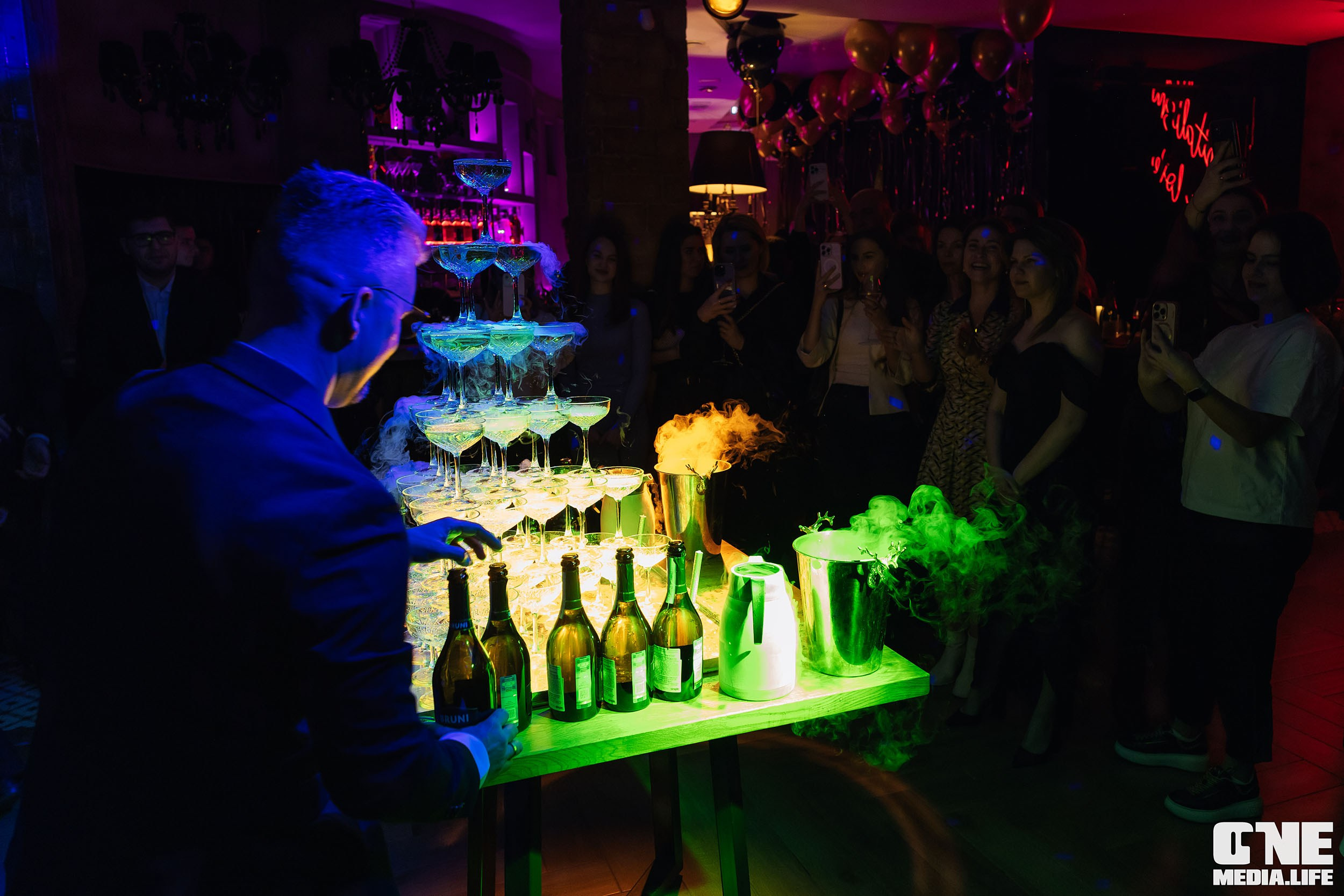 Фоторепортаж из караоке-клуба Белгравия. One Media Life: фоторепортажи, фотоотчеты с мероприятий и заведений