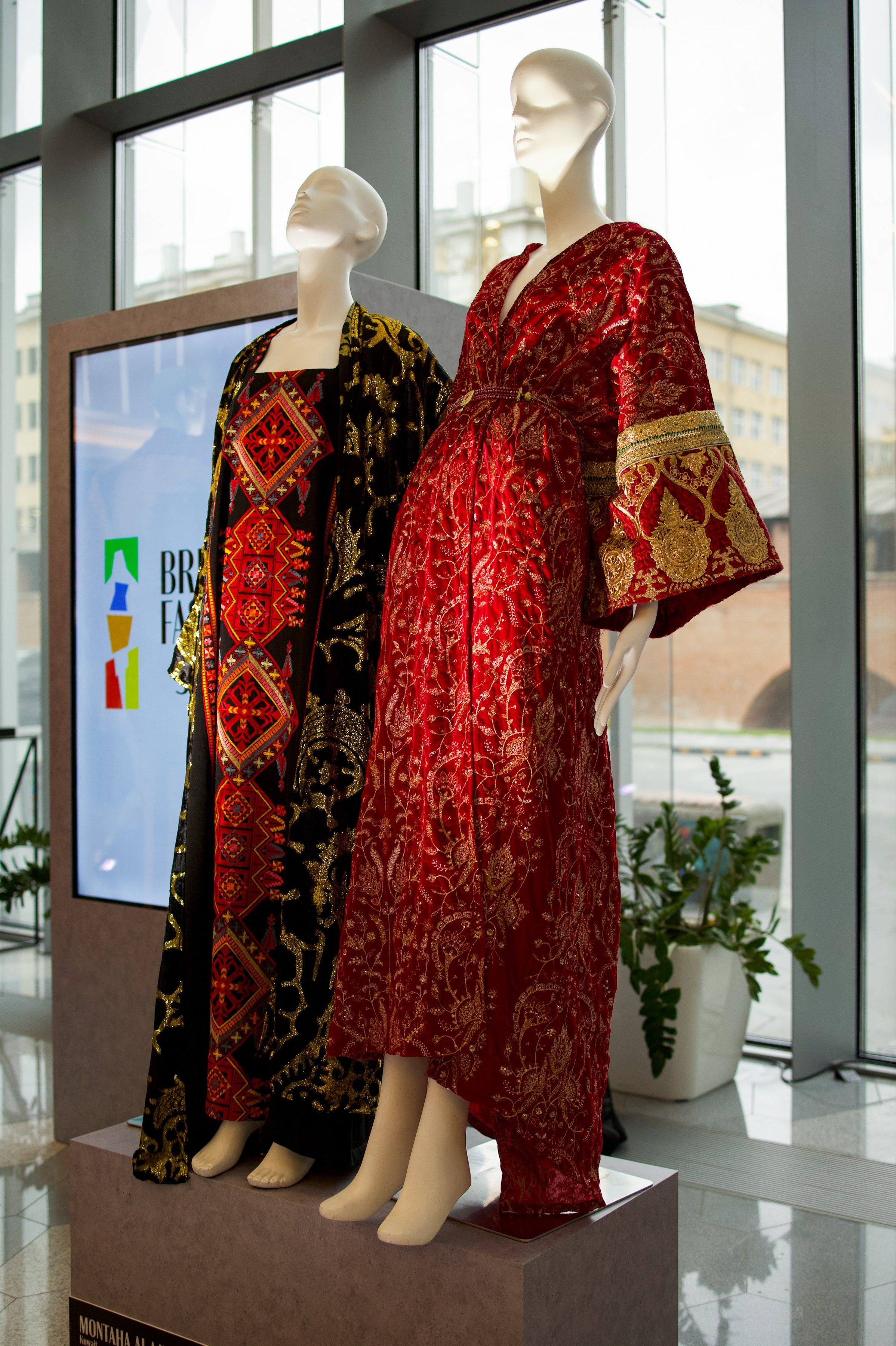 Выставка Наследие Fashion summit BRICS 2024. Фотосессии и репортаж — Фотограф в Москве — Рина Серёгина