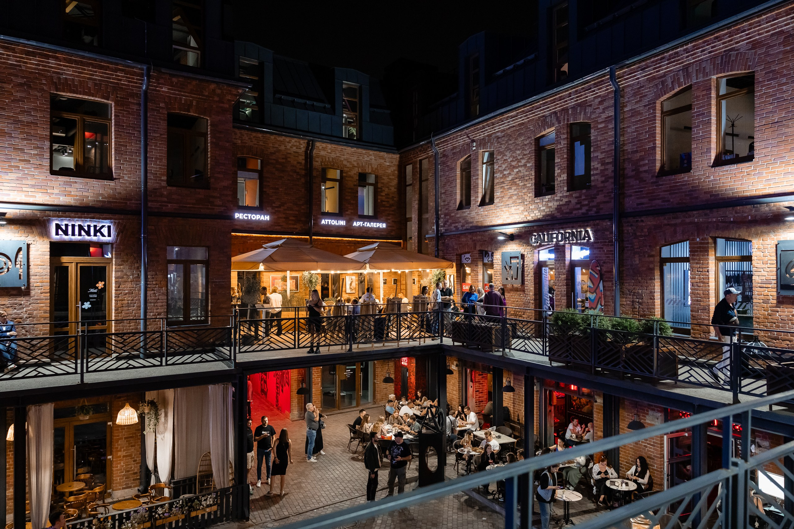 Выставка работ Дениса Шевчука в ресторане Attolini. Фотограф в Санкт-Петербурге — Сергей Петров