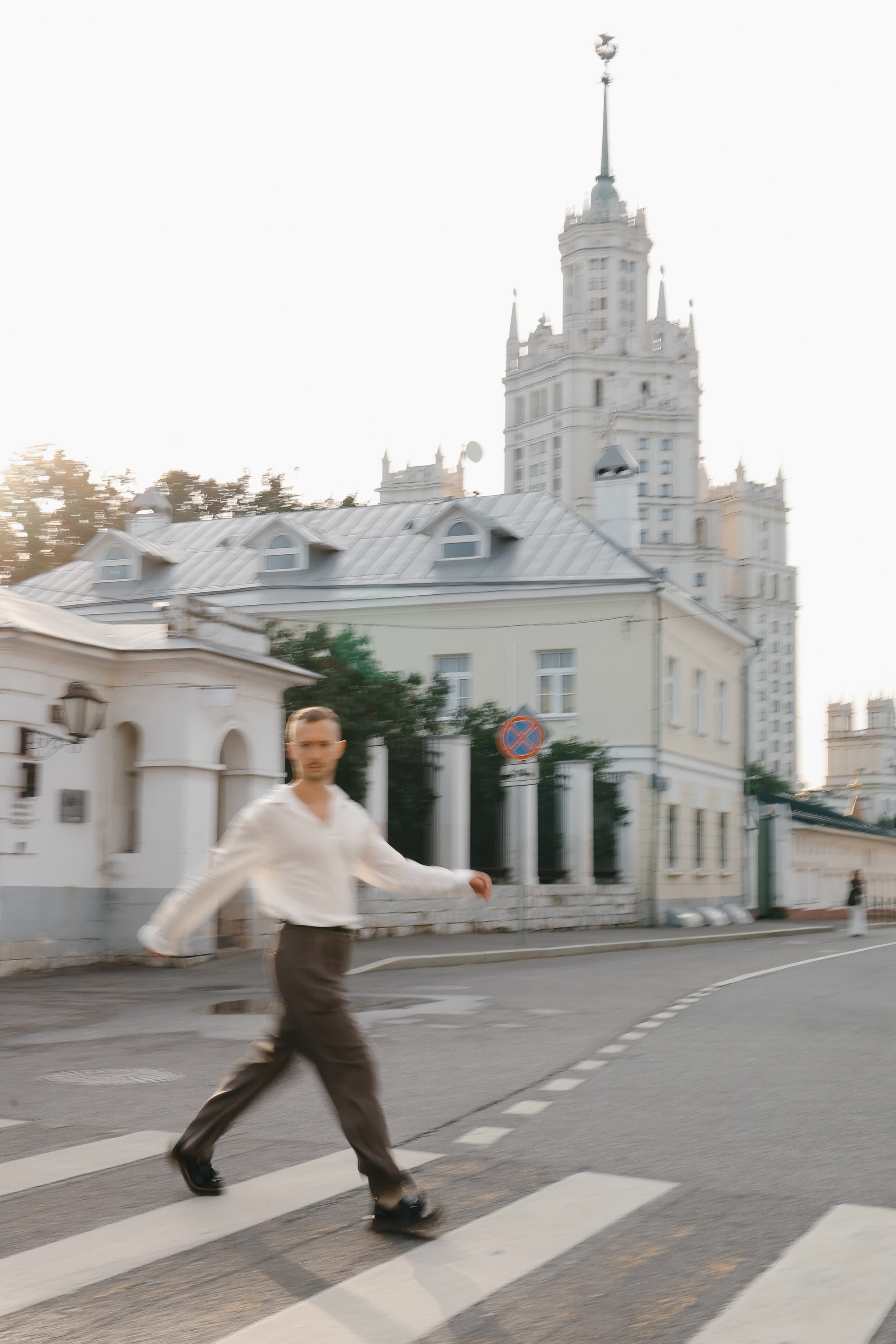 Ведущий Никита Шляндин