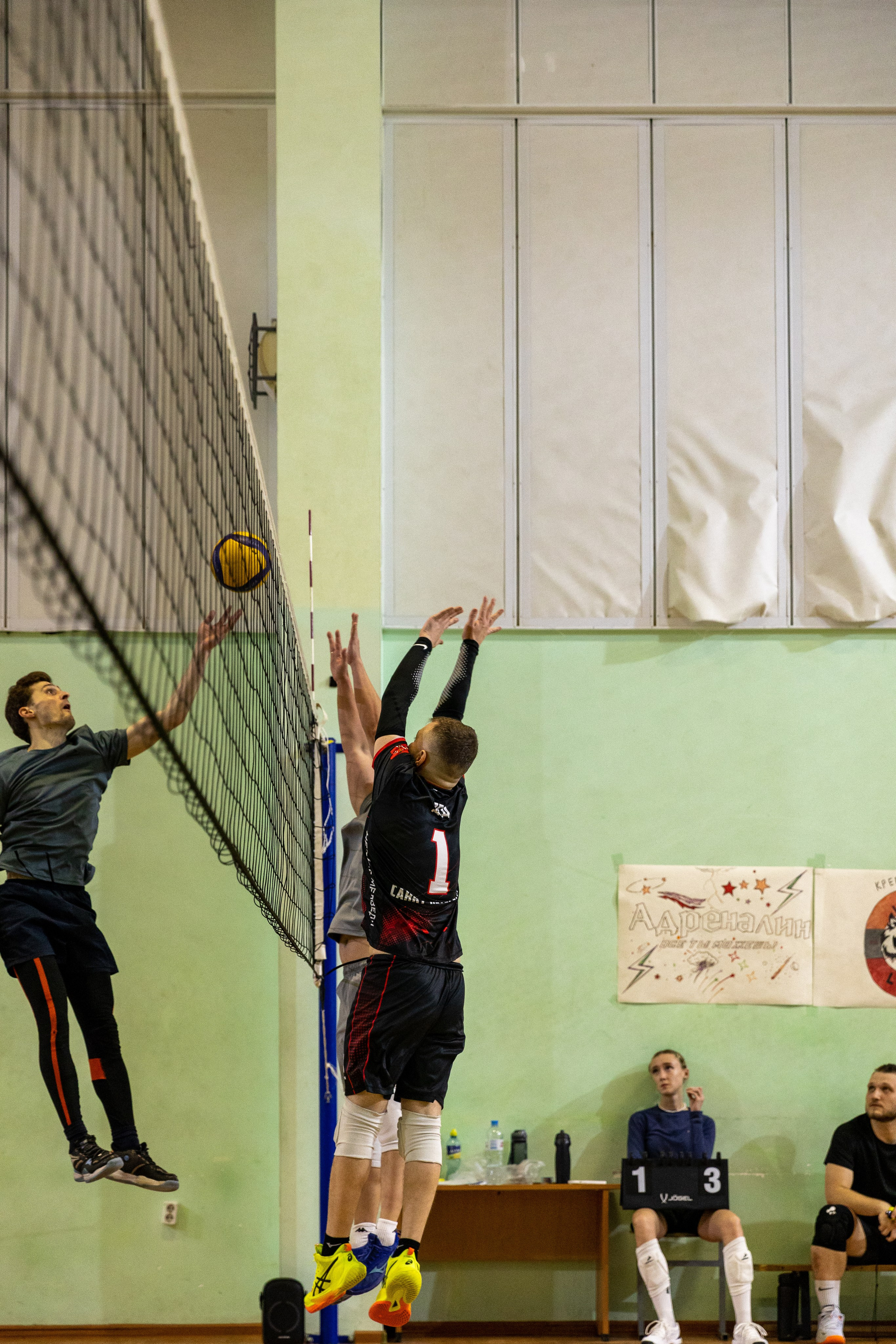 Воллейбол. Товарищеский матч. Репортажный фотограф Санкт-Петербург | Роман Карбышев
