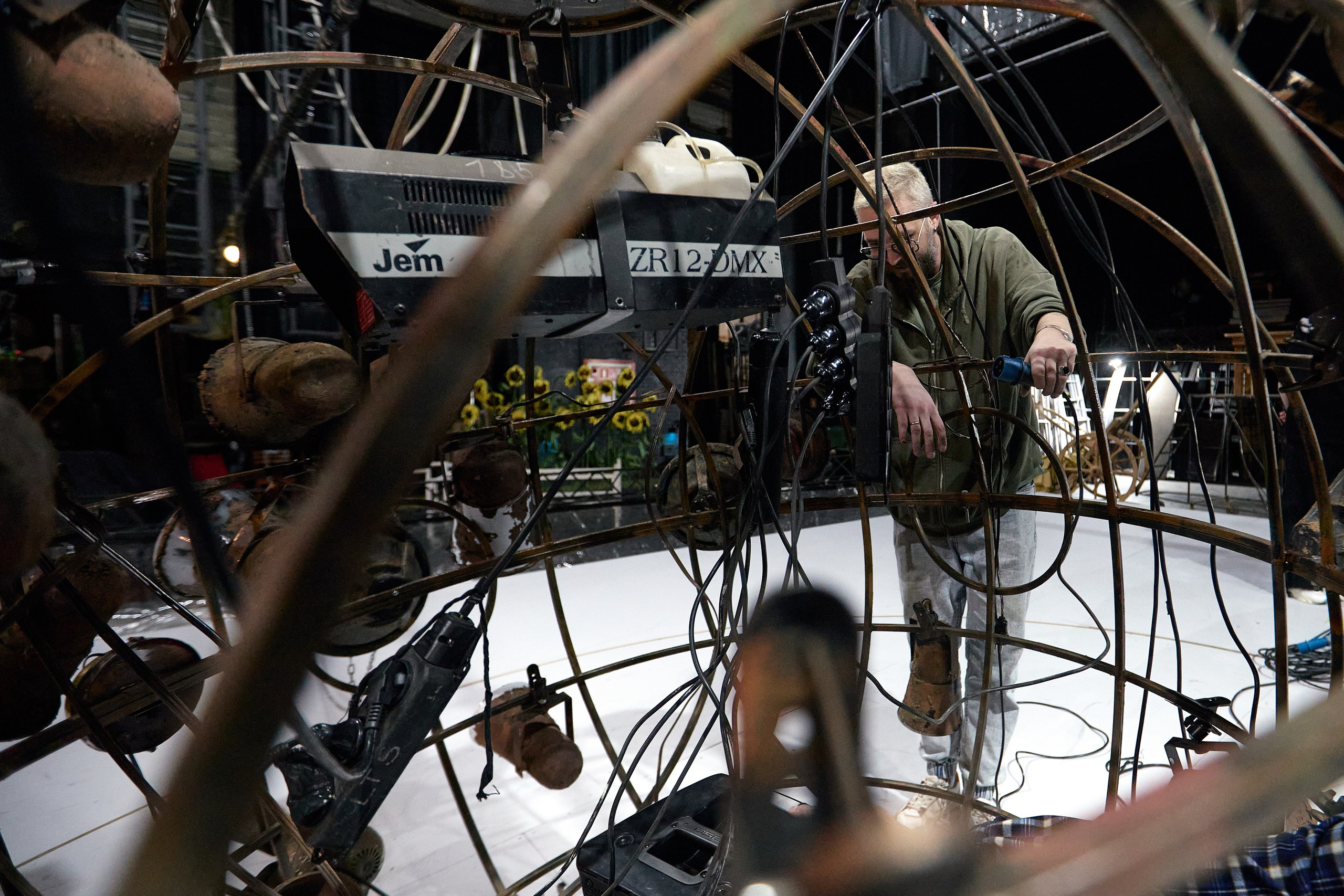 Монтаж спектакля Двойник. Фотограф Юлия Маринина