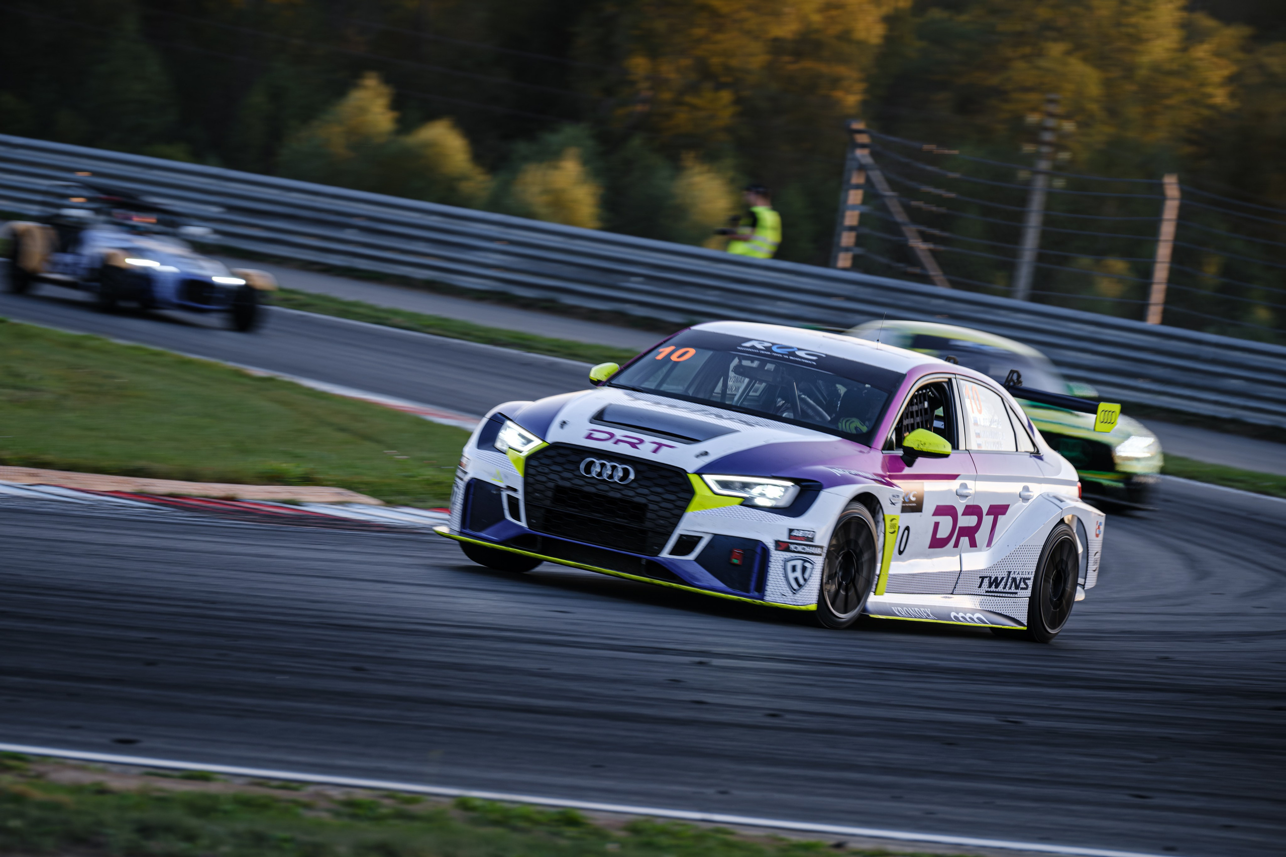 Российская серия гонок на выносливость. Авто и мотоспорт — фотограф Антон Медведев iCoguar