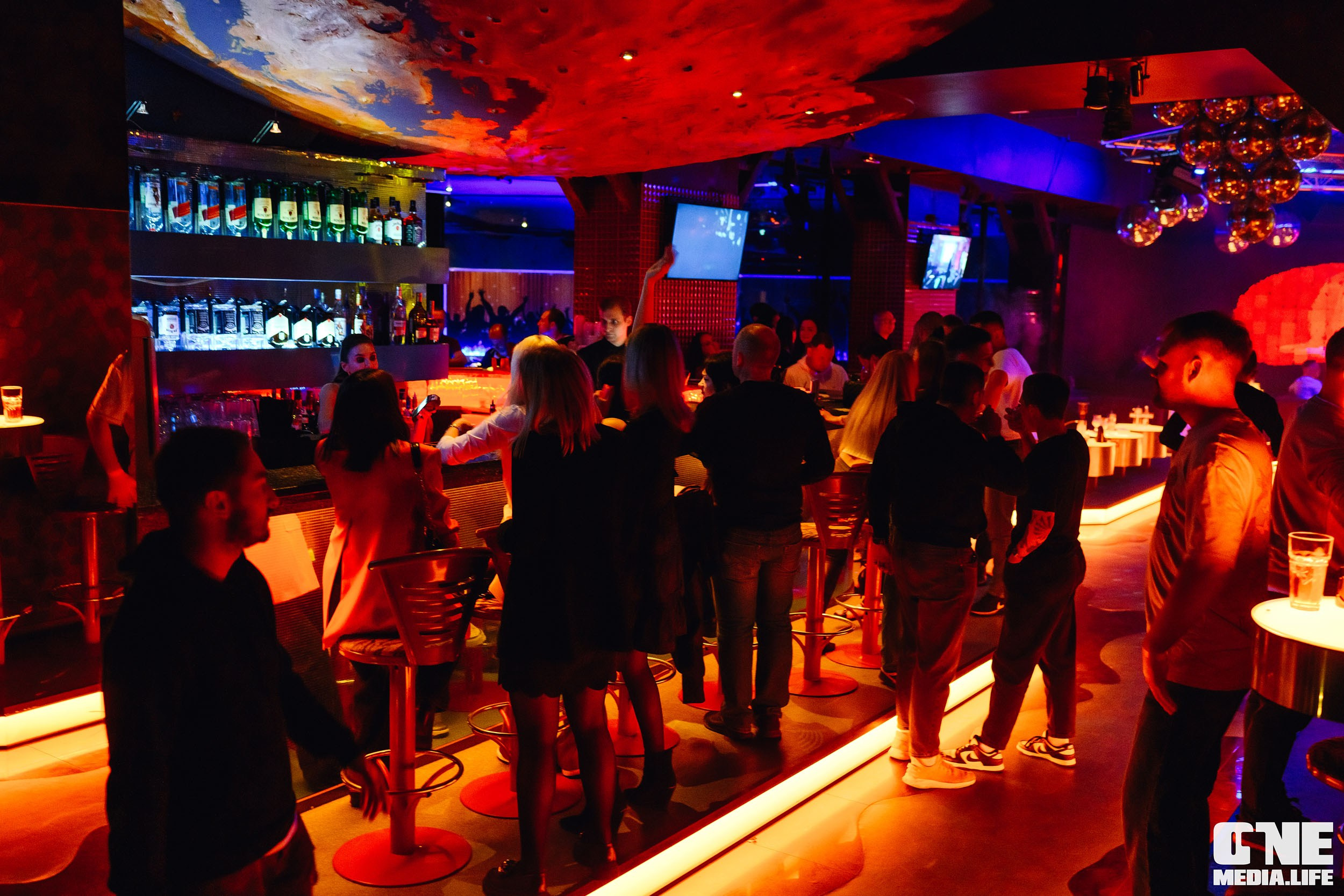 Фото с вечеринки в Планете. One Media Life: фоторепортажи, фотоотчеты с мероприятий и заведений