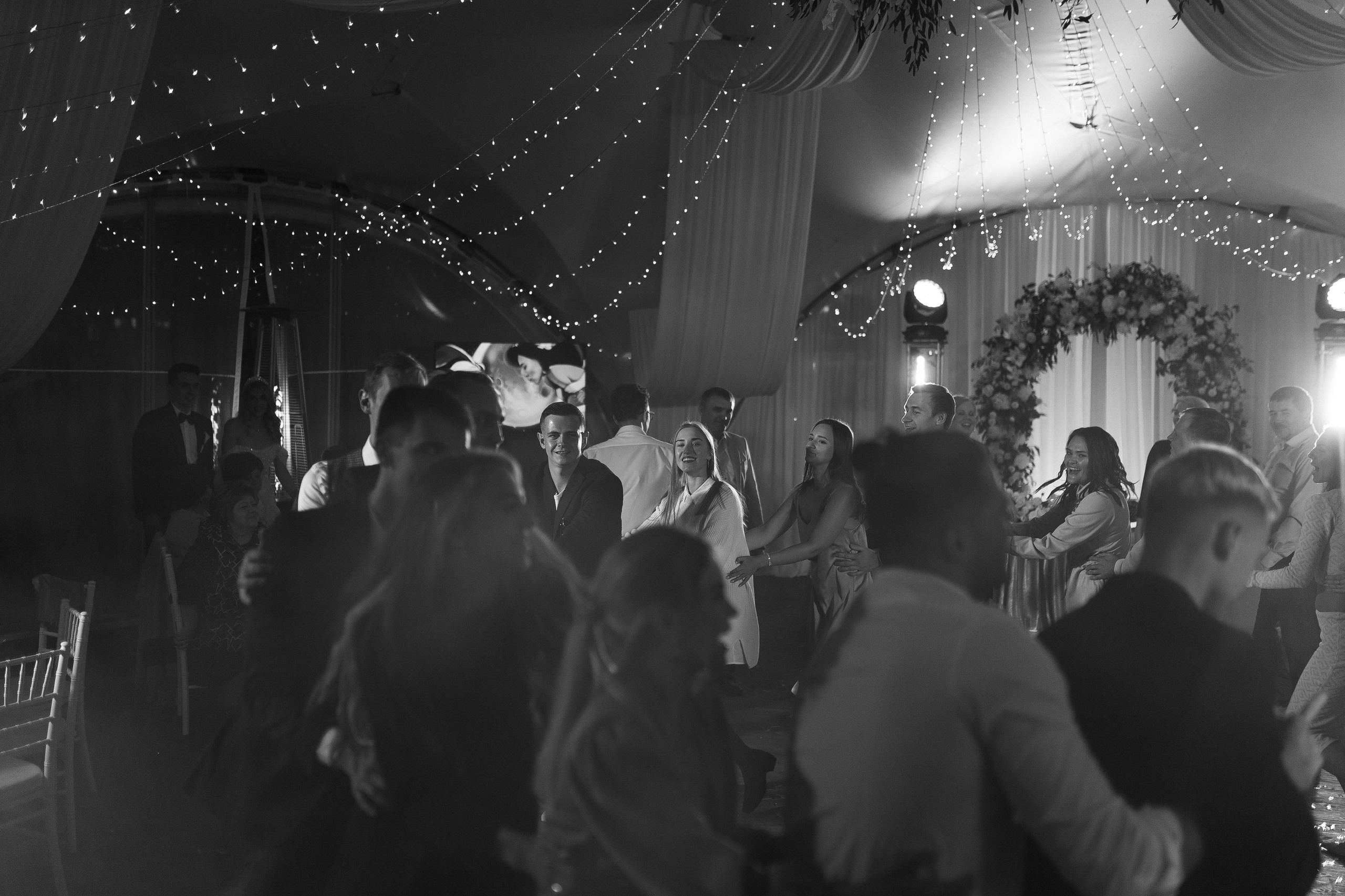 ···. Свадебный фотограф в Санкт-Петербурге Александра Чукавина