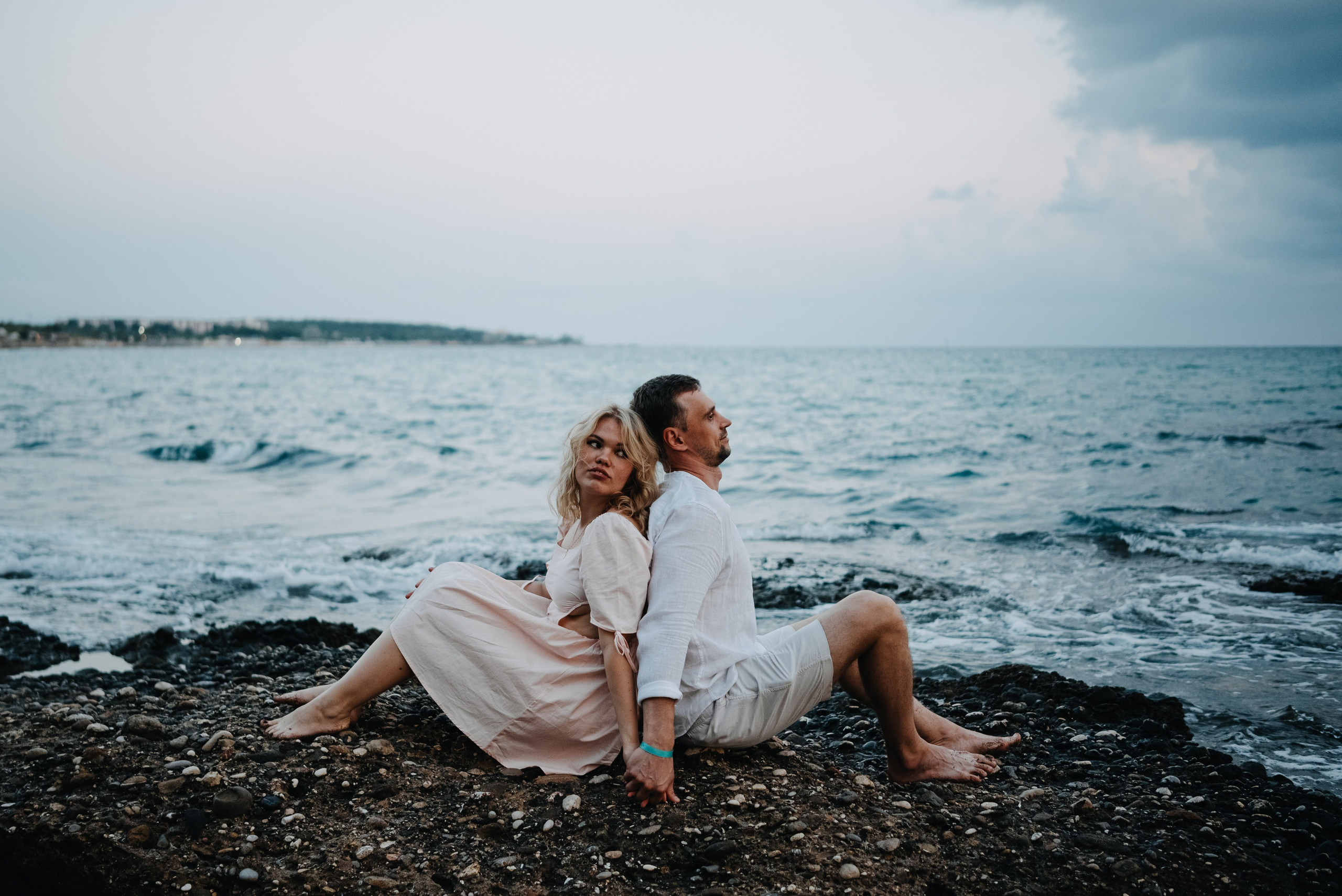 Съемка пары на море. Портретный и свадебный фотограф в Тбилиси • xeniqo