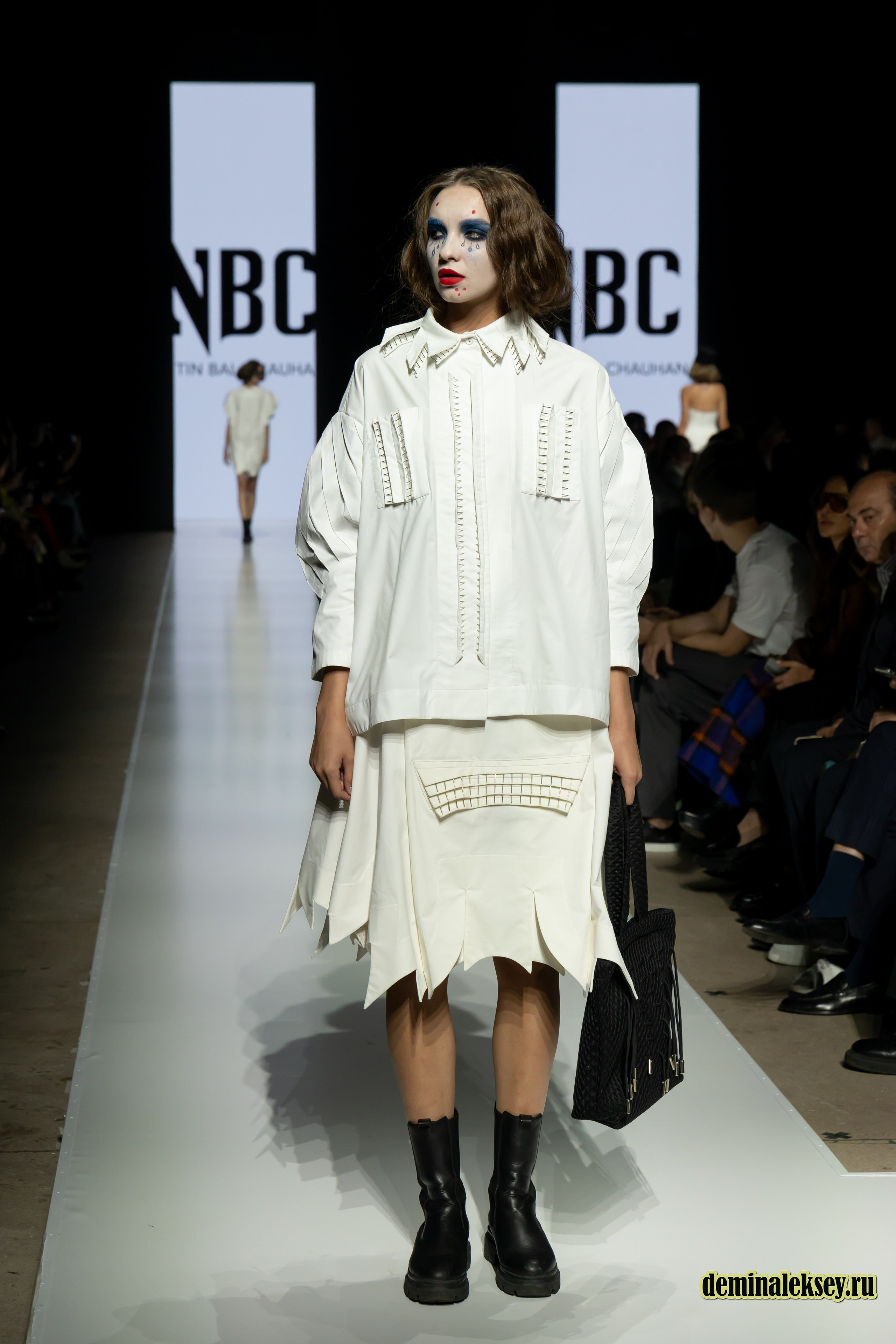 Московская неделя моды 2024 9 октября дизайнер NITIN BAL CHAHUAN presented by Fashion Design Council of India. Репортажный, семейный и студийный фотограф в Москве Демин Алексей