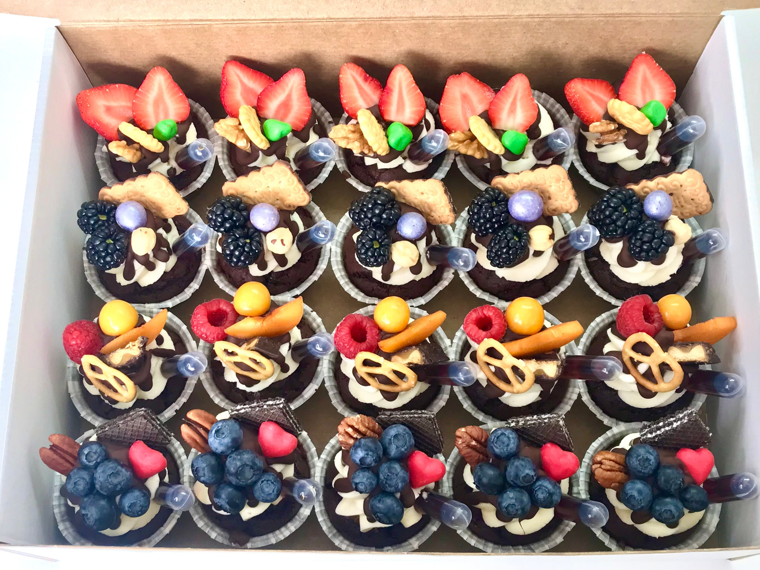 Капкейки фуршетные с алкоголем. Katyasugarsugar капкейки, зефир, торты Москва