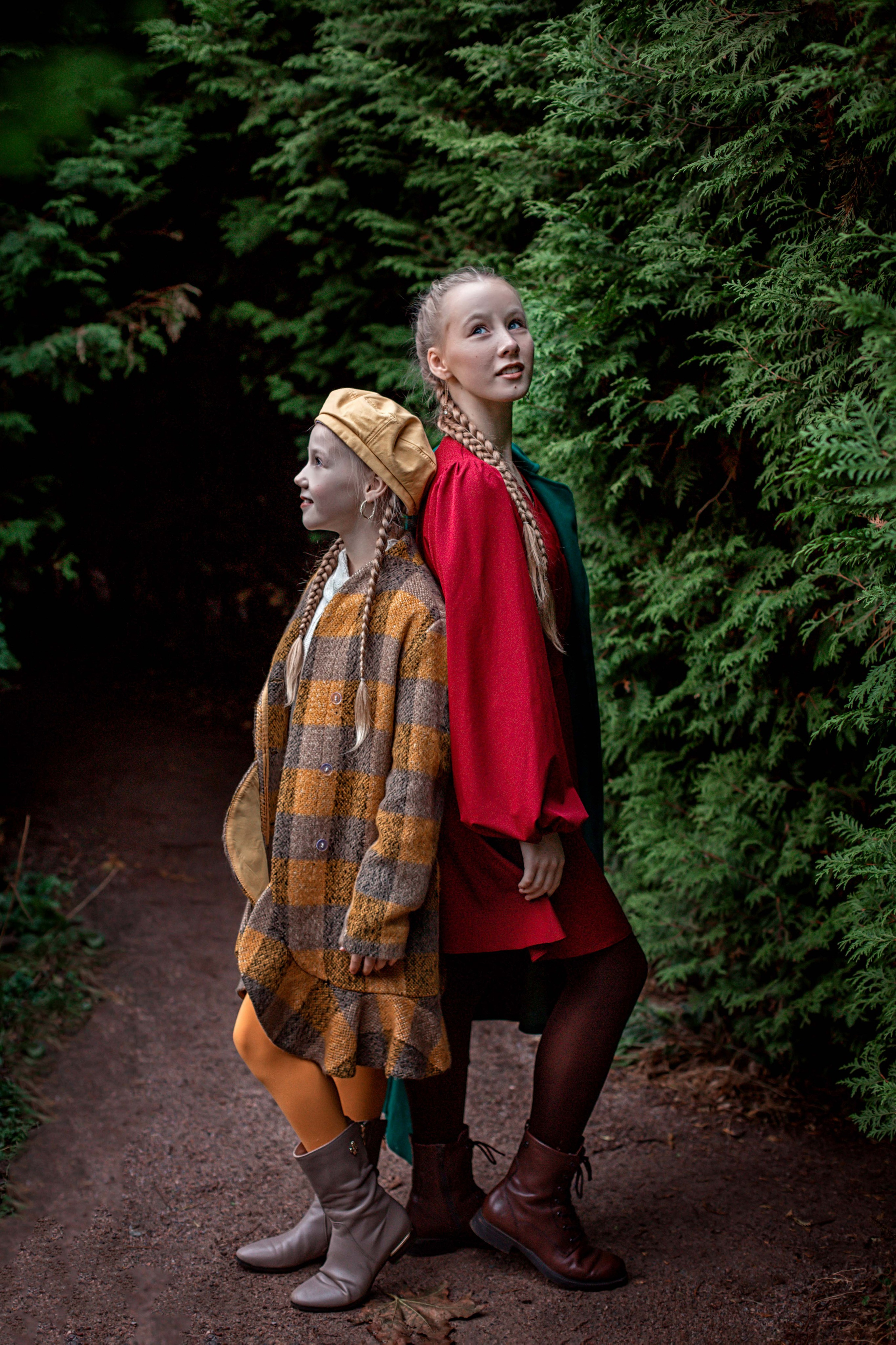 Осенняя прогулка сестер. Семейный и детский фотограф в Москве Ольга Кривенцова