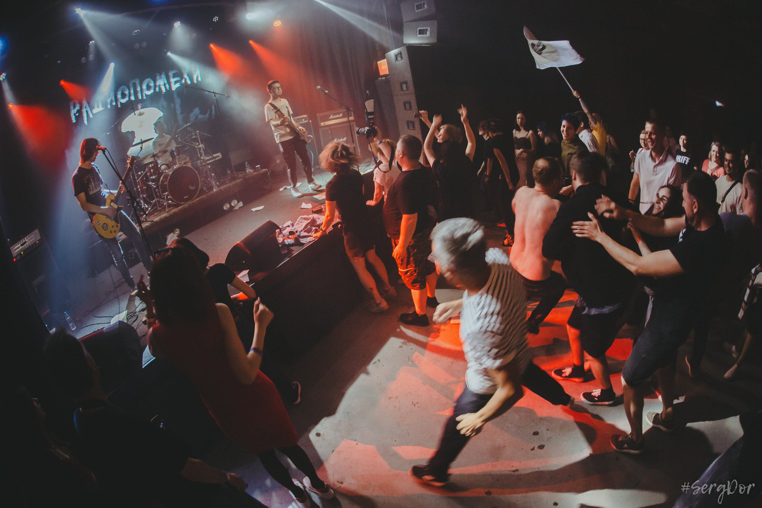 Радиопомехи, Серёга Рудаков, культурный центр Сердце, Шум Земли, концерт, флаги, Санкт-Петербург, СПб, 22.06.2024, SergDor, 22 июня 2024 года, #SergDor